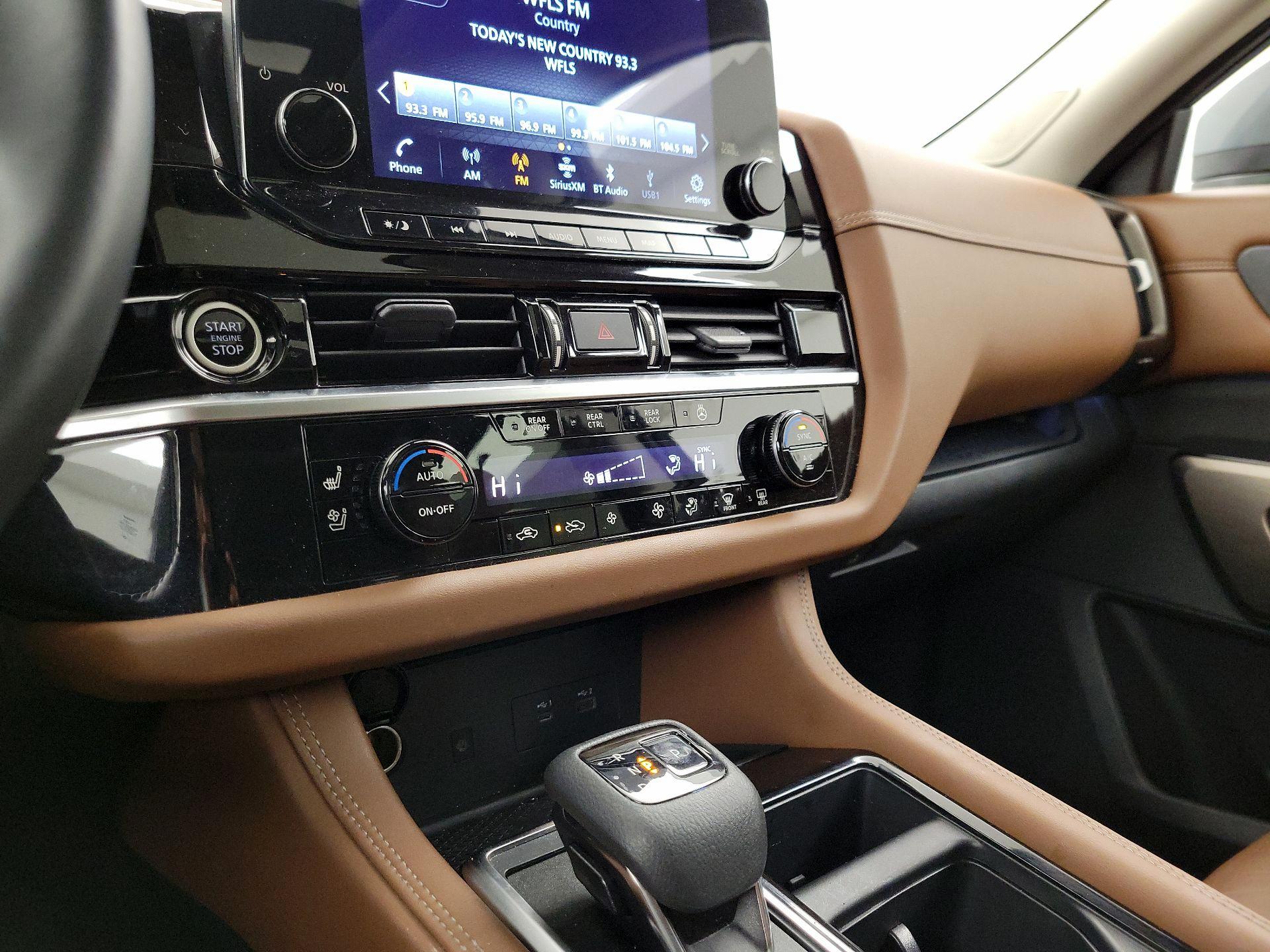 Thumbnail: 2022 Nissan Pathfinder - 17