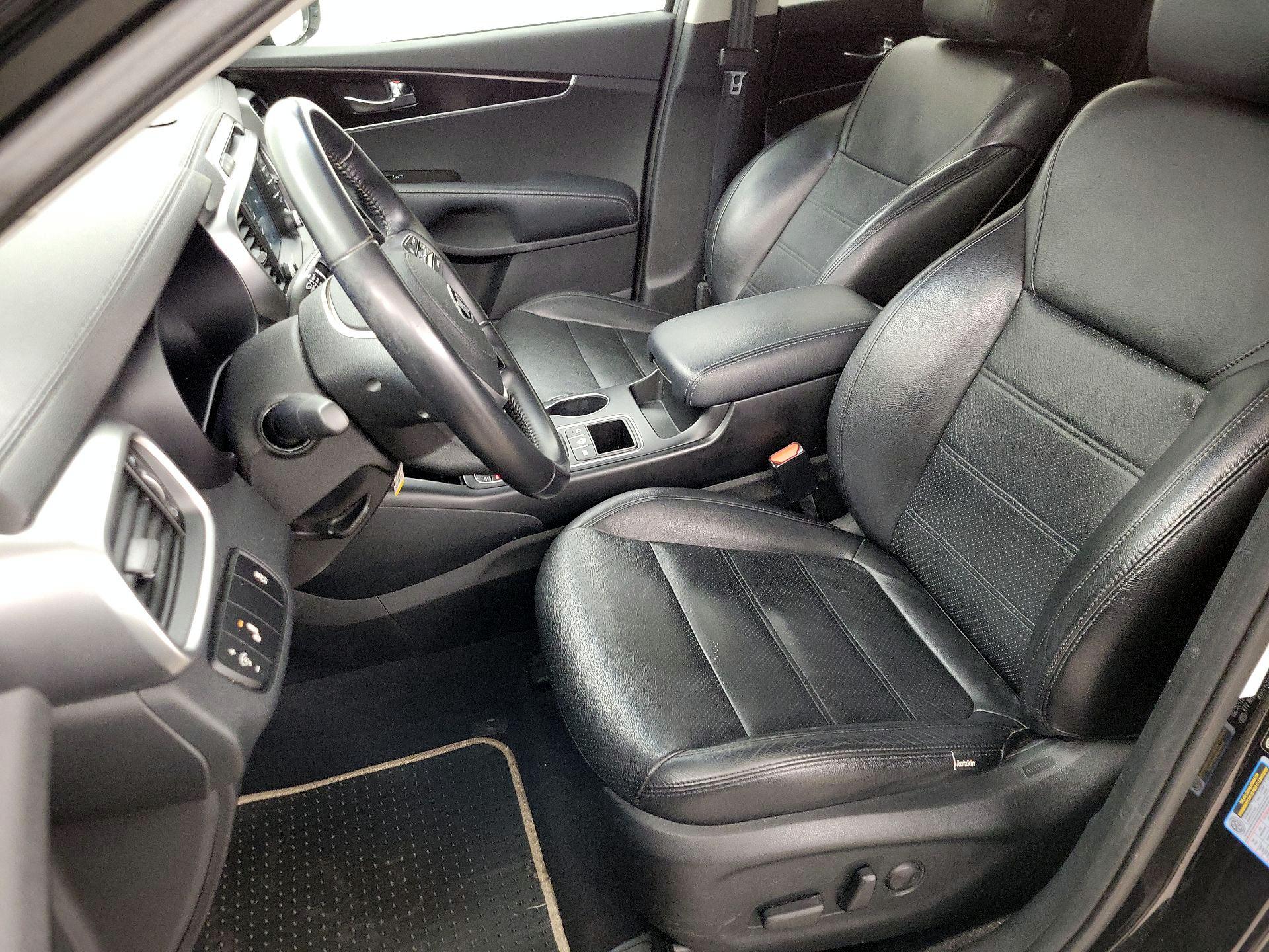 Thumbnail: 2019 Kia Sorento - 11