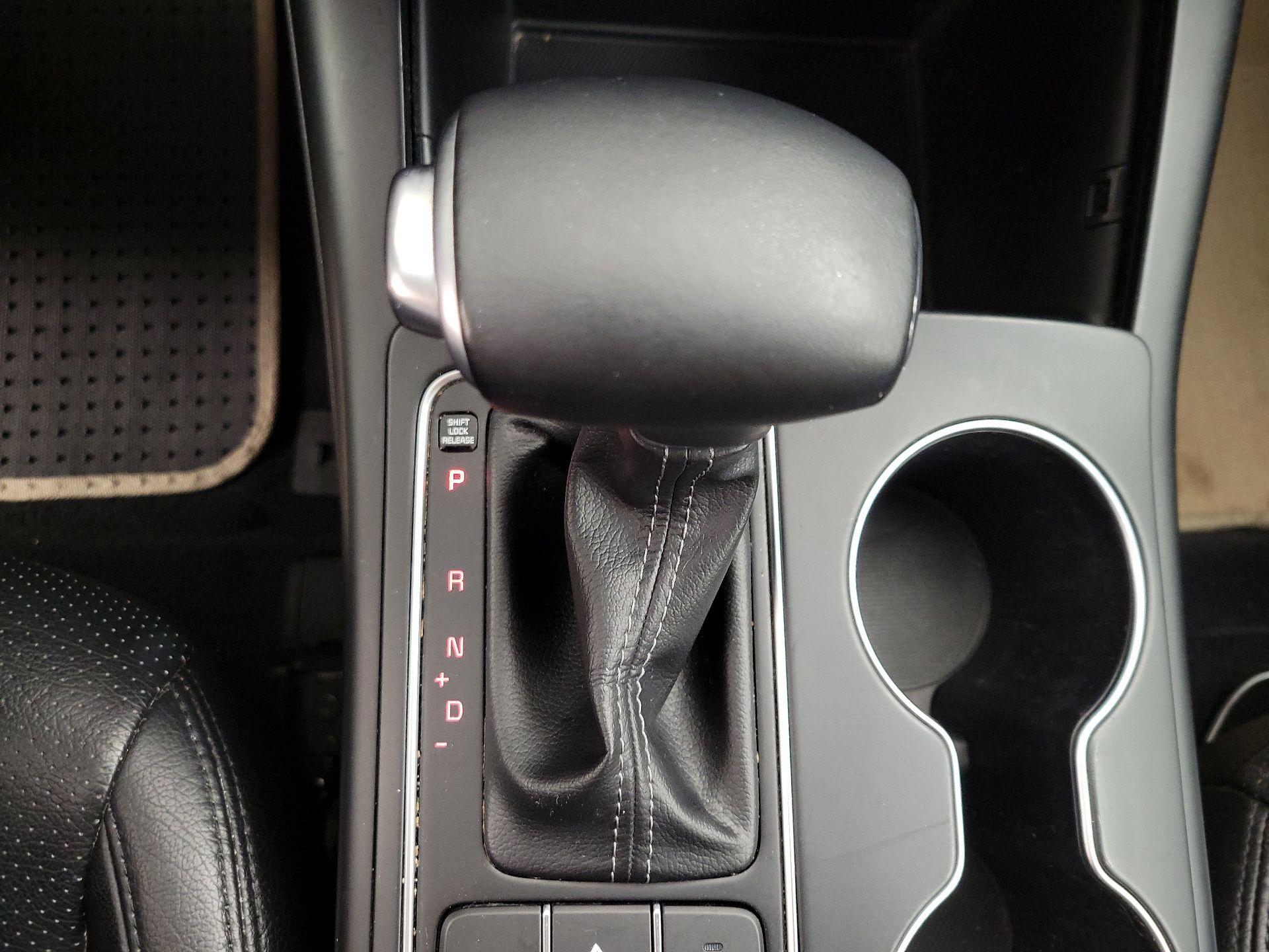 Thumbnail: 2019 Kia Sorento - 17