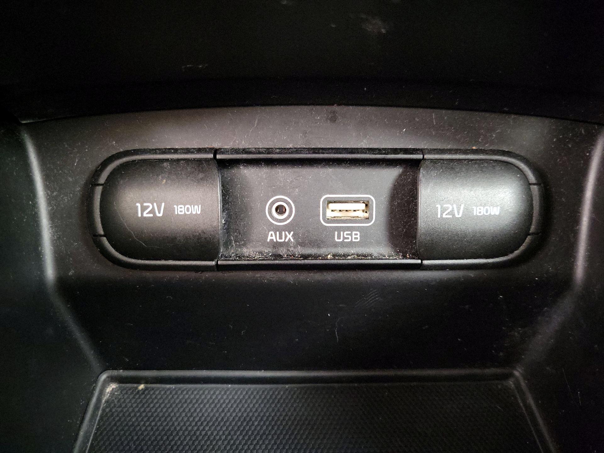 Thumbnail: 2019 Kia Sorento - 18