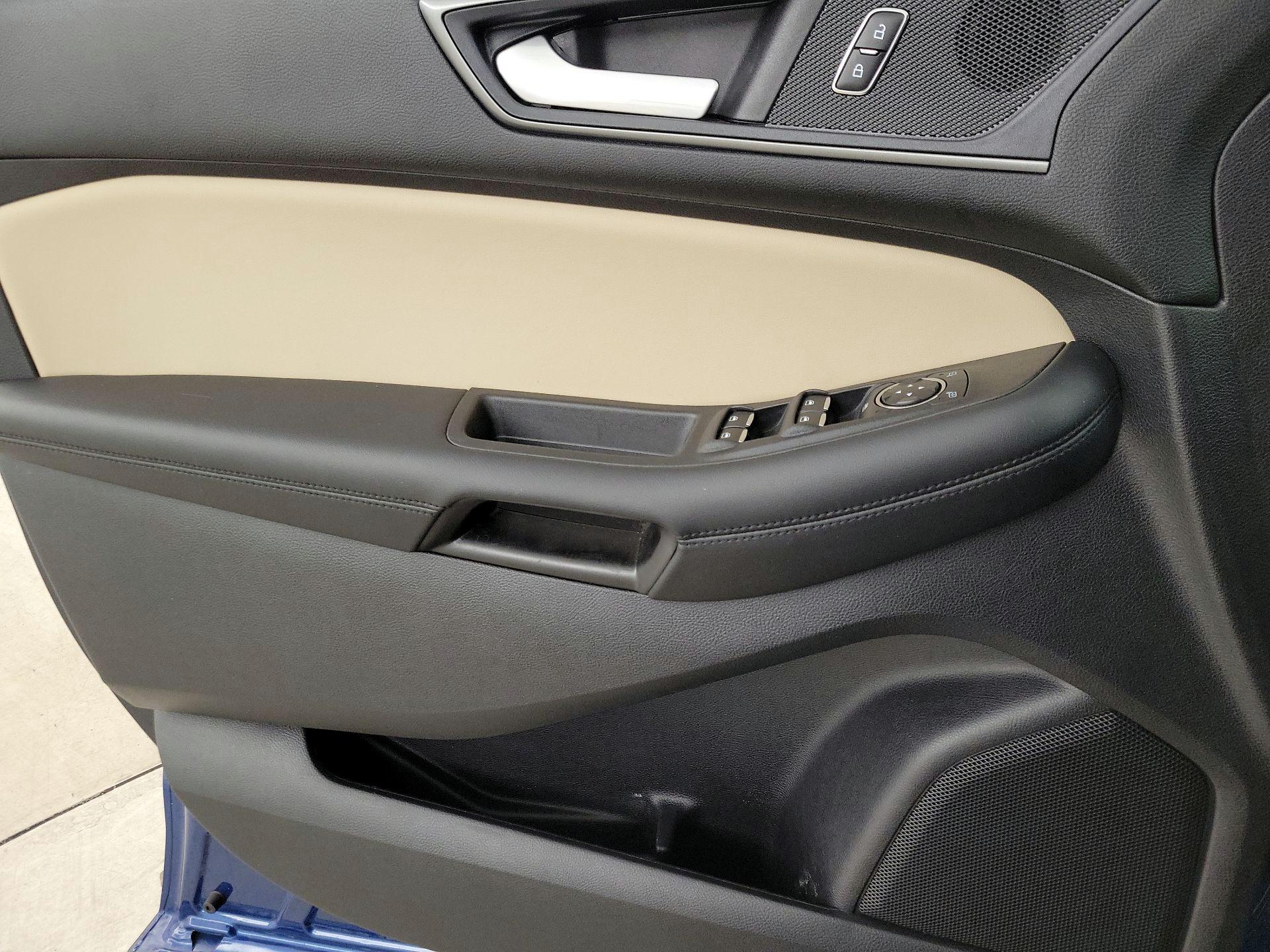 Thumbnail: 2021 Ford Edge - 12