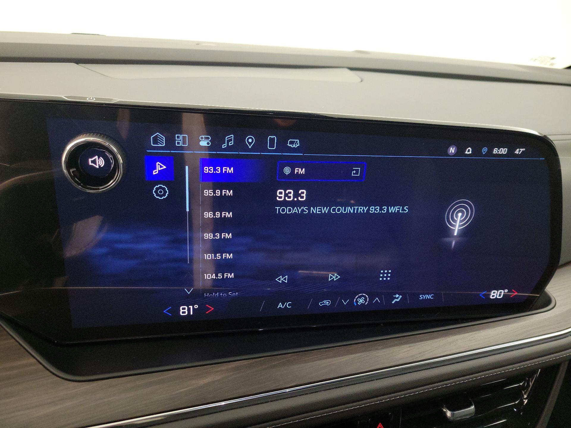 Thumbnail: 2025 Chevrolet Suburban - 15