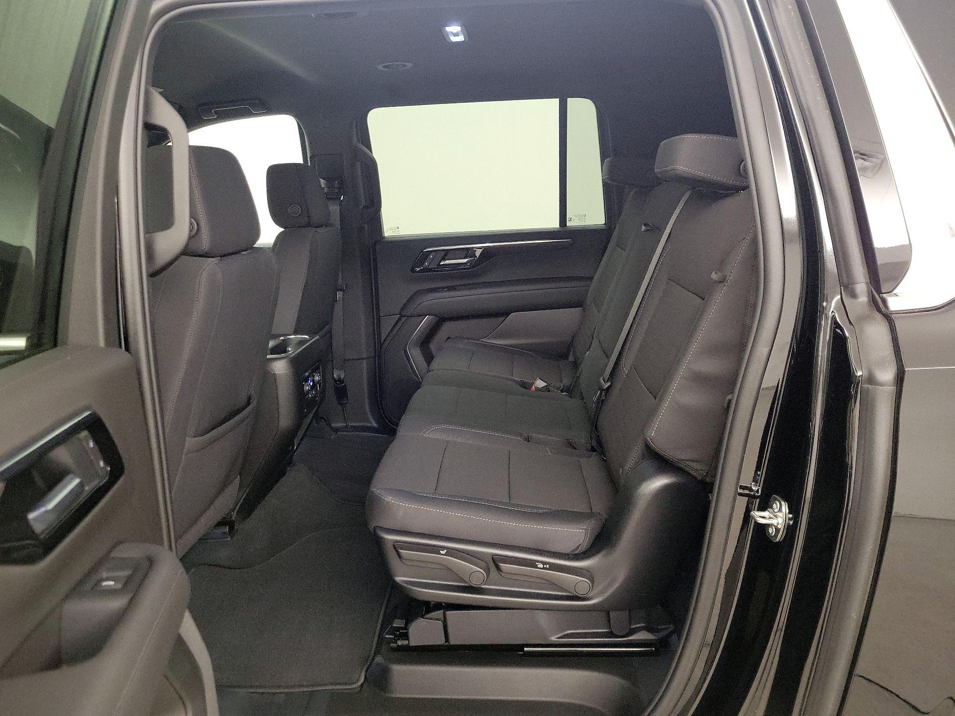 Thumbnail: 2025 Chevrolet Suburban - 19