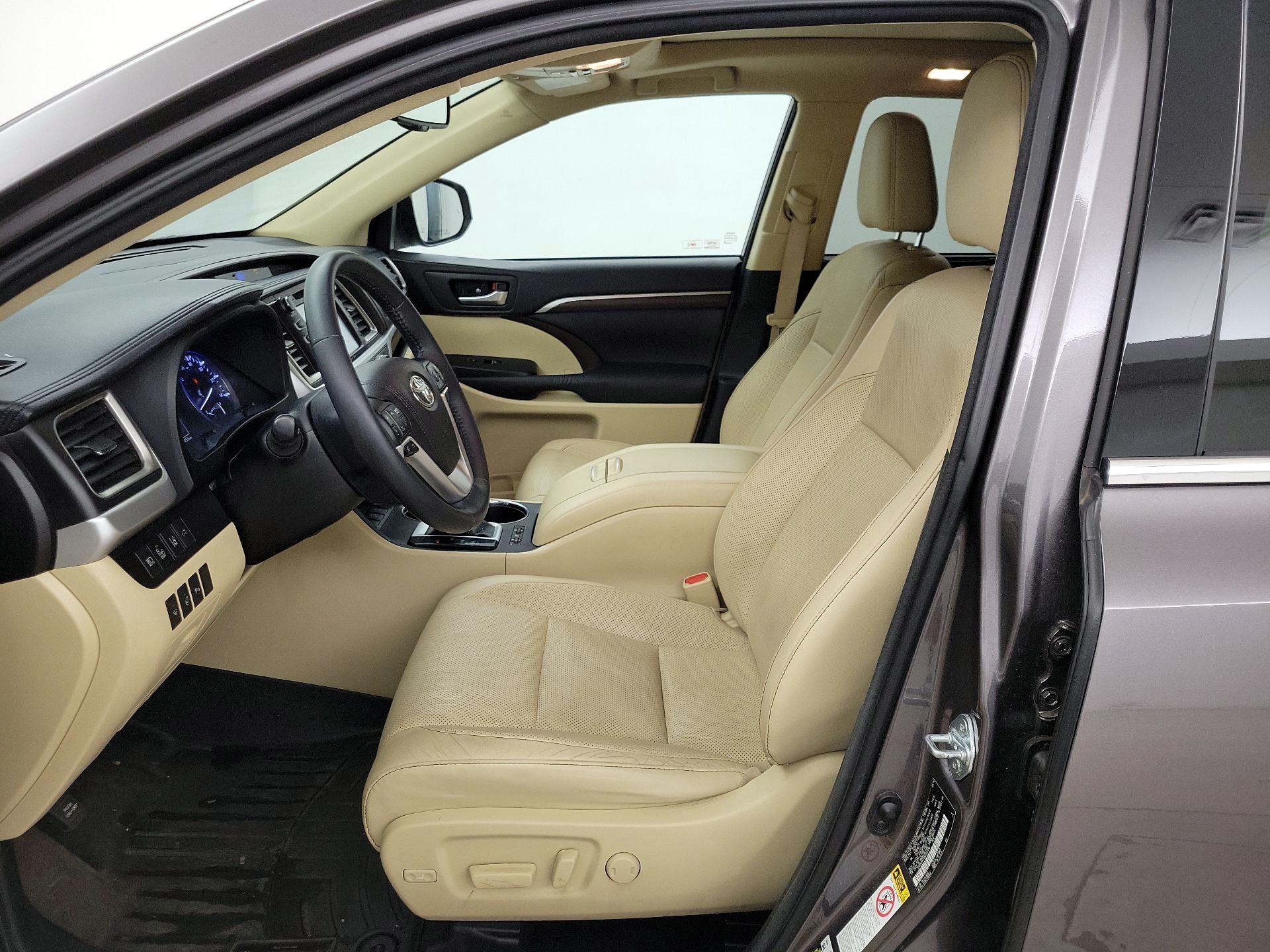 Thumbnail: 2016 Toyota Highlander - 11