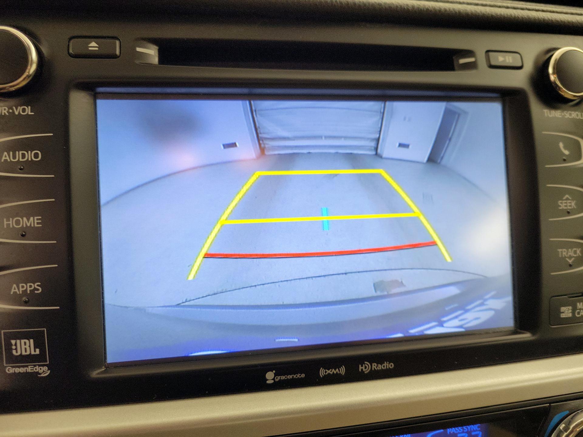 Thumbnail: 2016 Toyota Highlander - 14