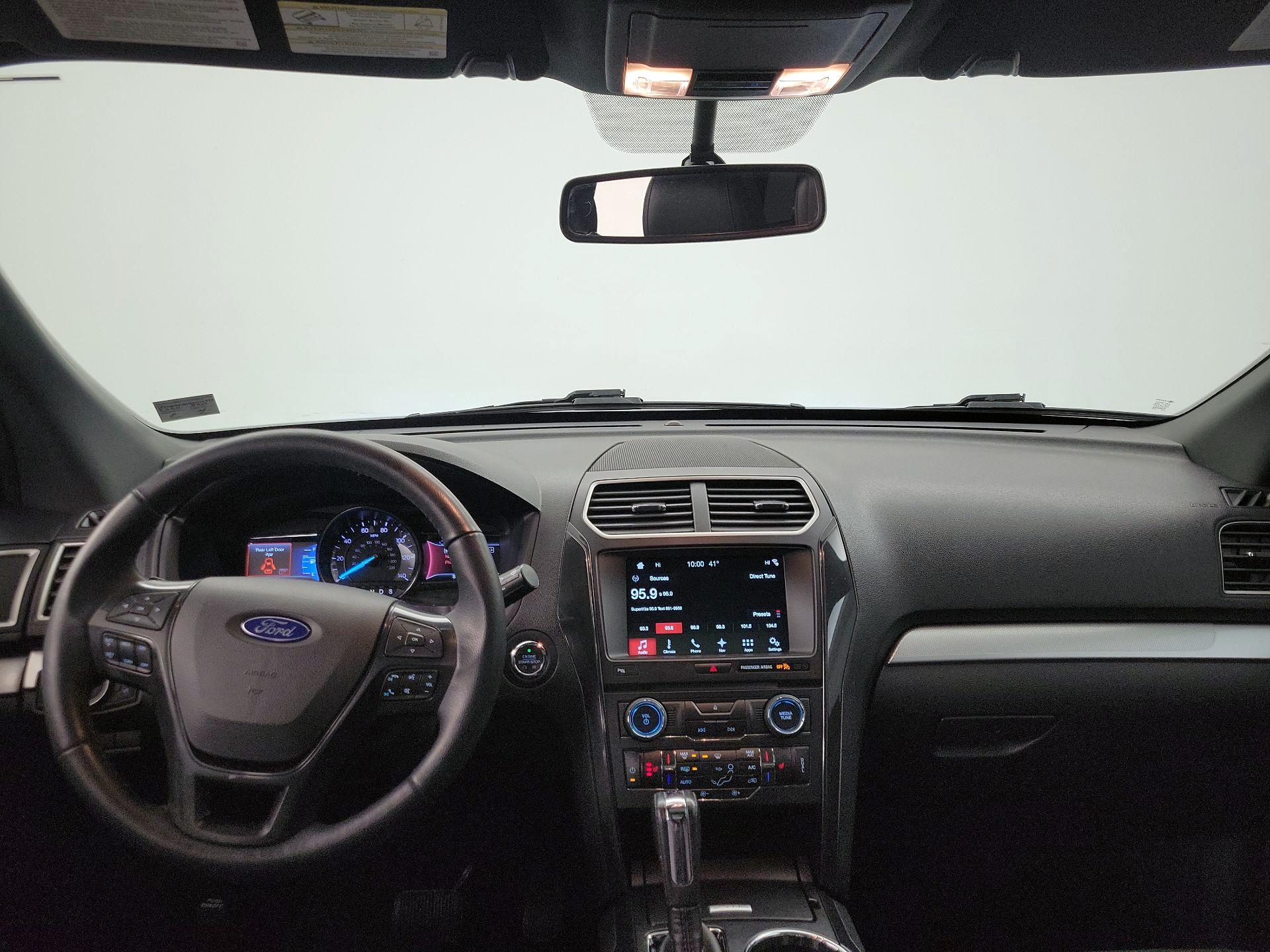 Thumbnail: 2017 Ford Explorer - 9