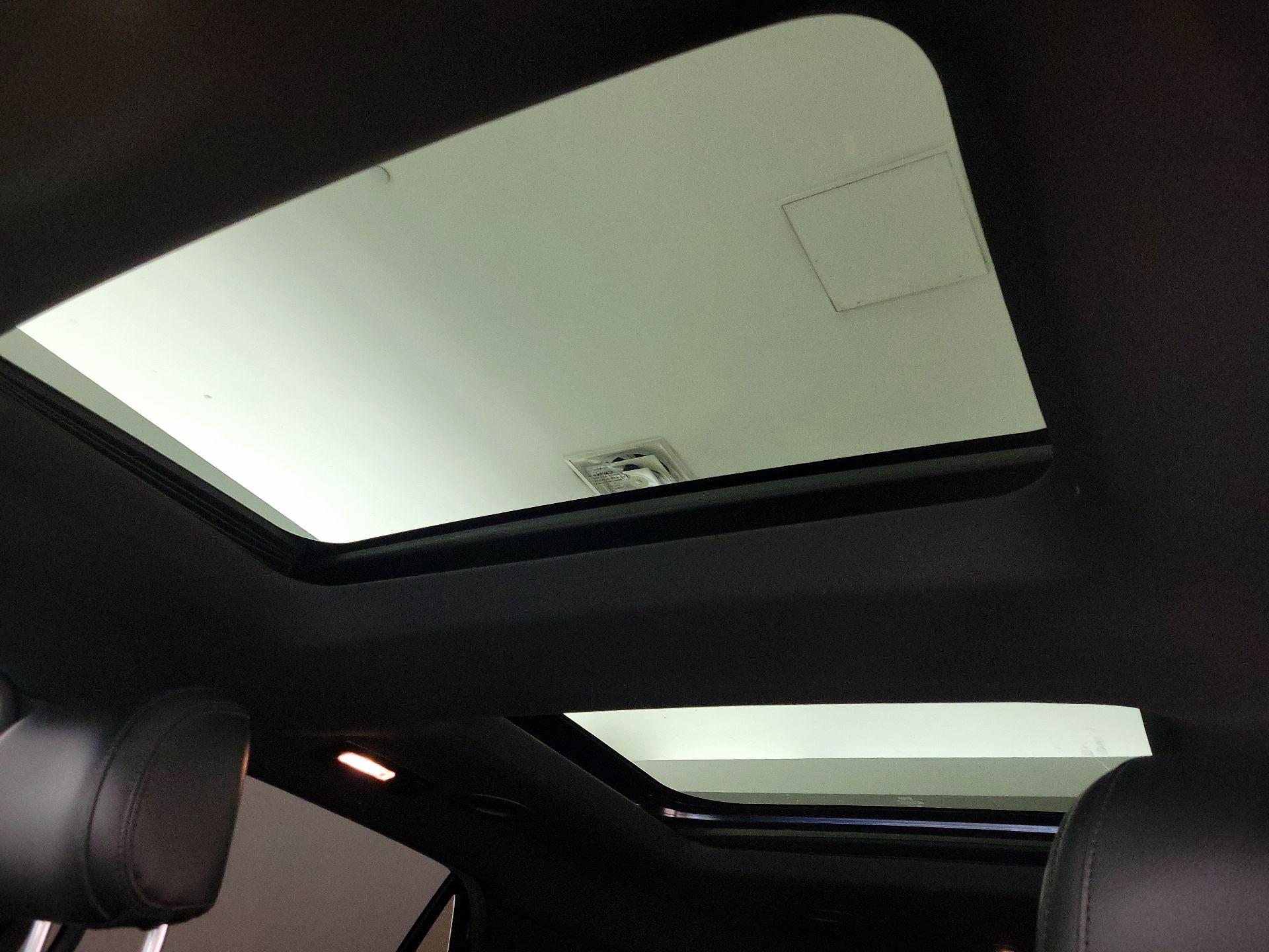 Thumbnail: 2017 Ford Explorer - 20