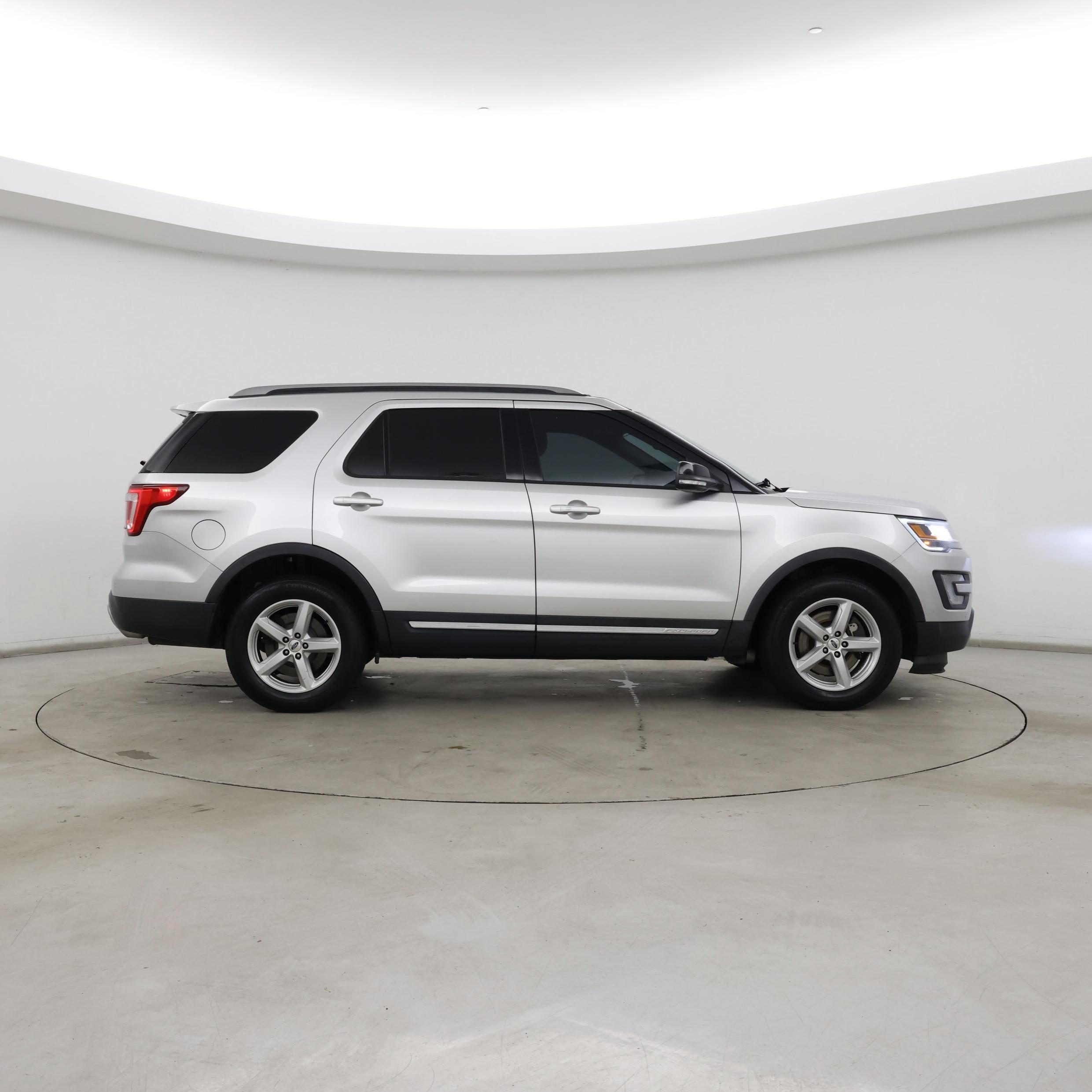 Thumbnail: 2017 Ford Explorer - 7