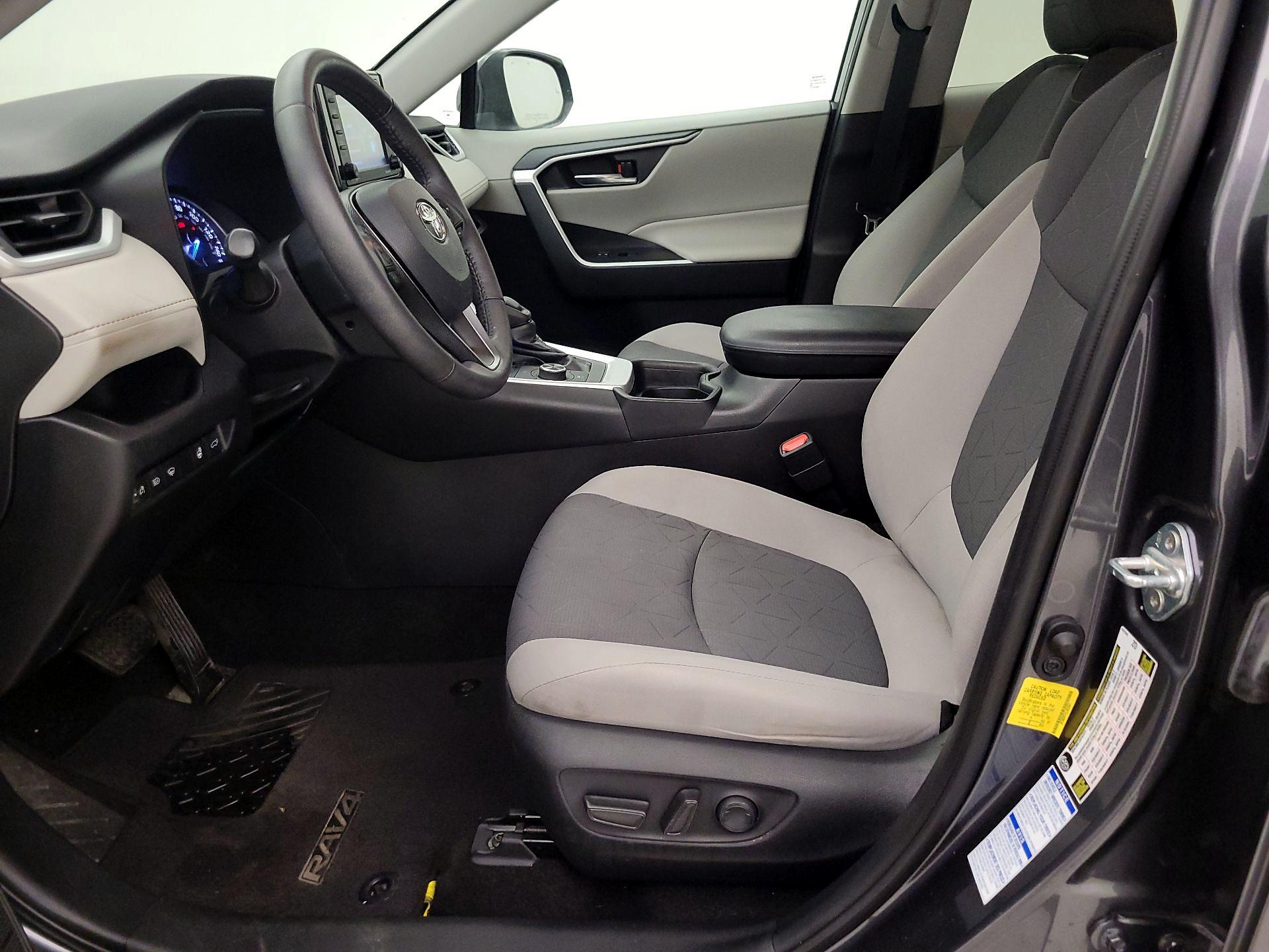 Thumbnail: 2020 Toyota RAV4 - 11