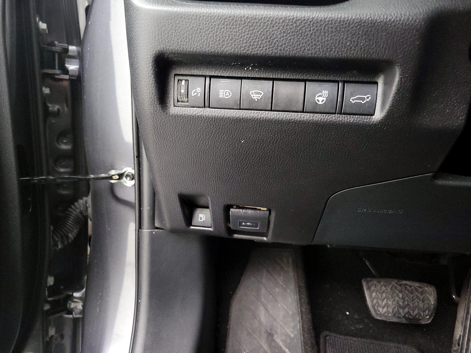 Thumbnail: 2020 Toyota RAV4 - 13