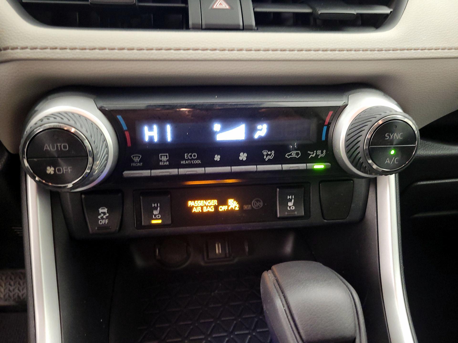 Thumbnail: 2020 Toyota RAV4 - 16