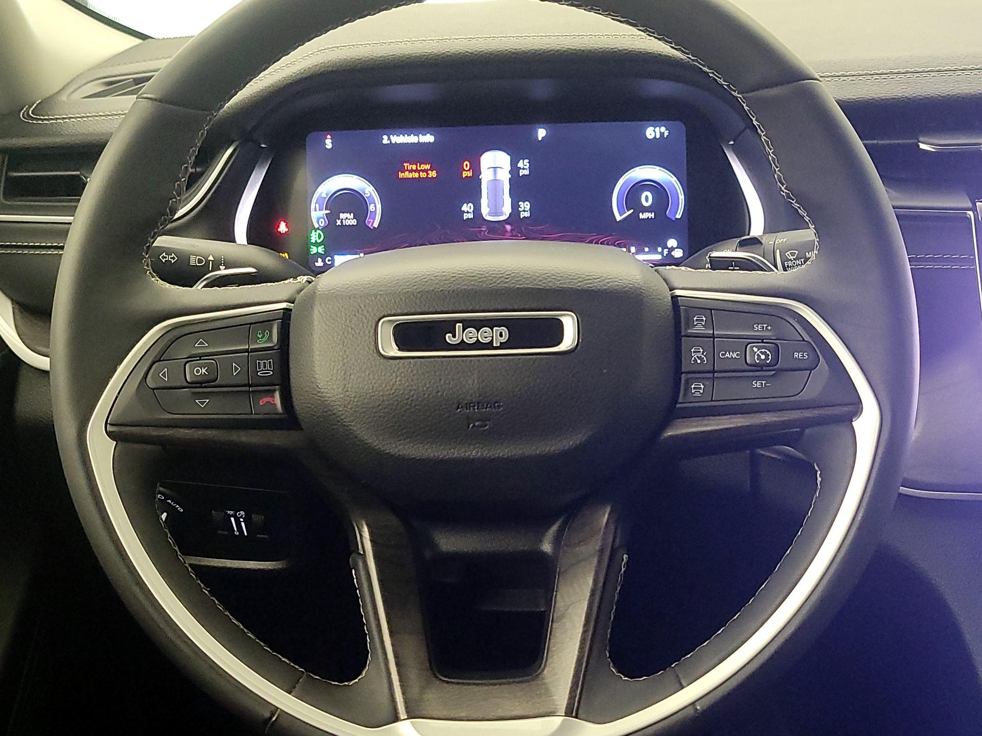 Thumbnail: 2023 Jeep Grand Cherokee - 10