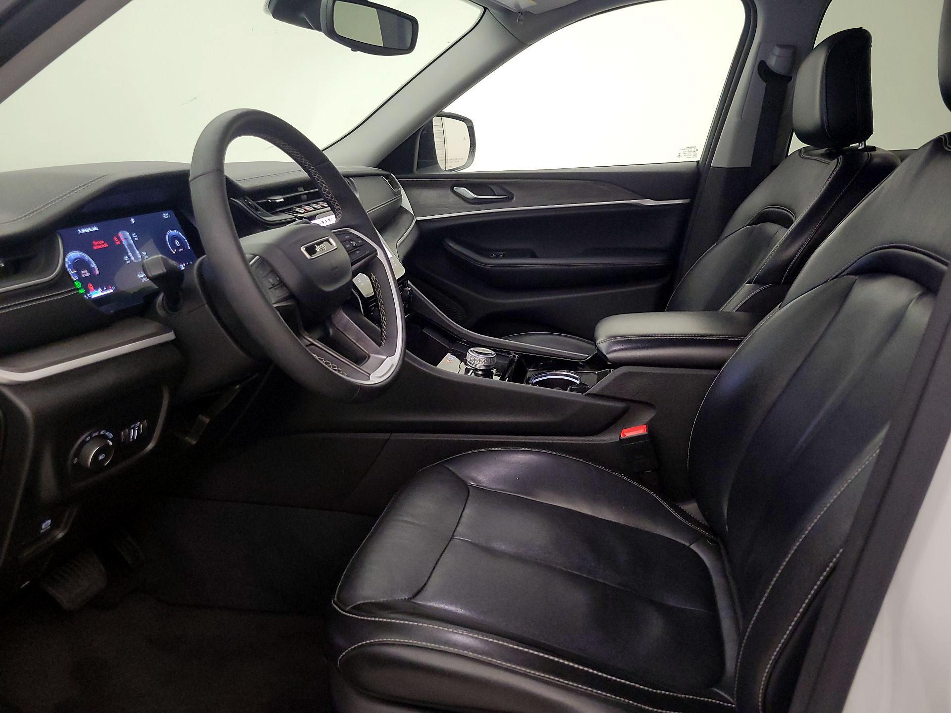 Thumbnail: 2023 Jeep Grand Cherokee - 11