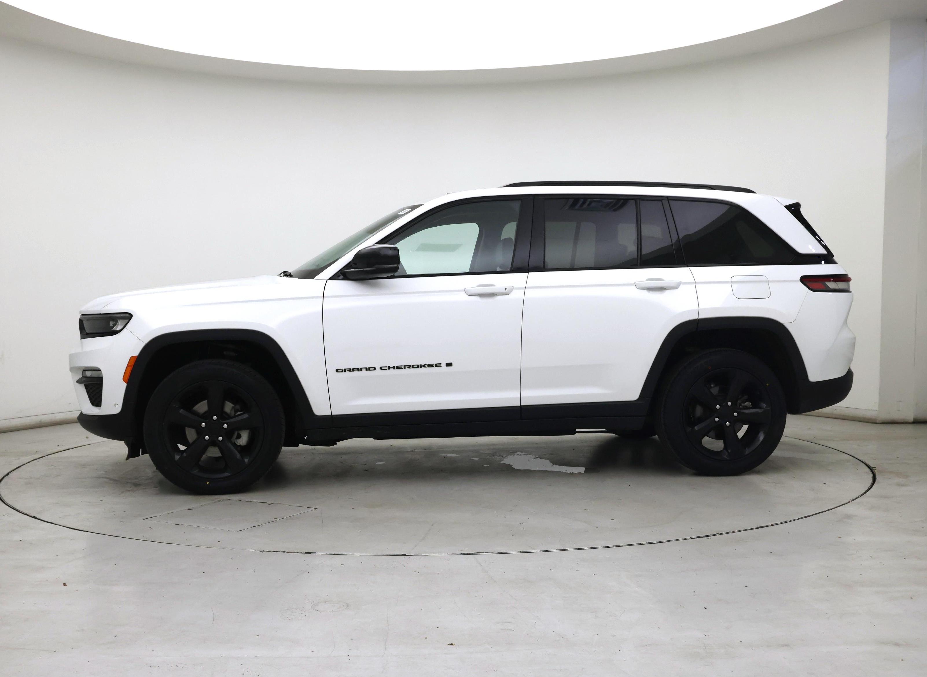 Thumbnail: 2023 Jeep Grand Cherokee - 3