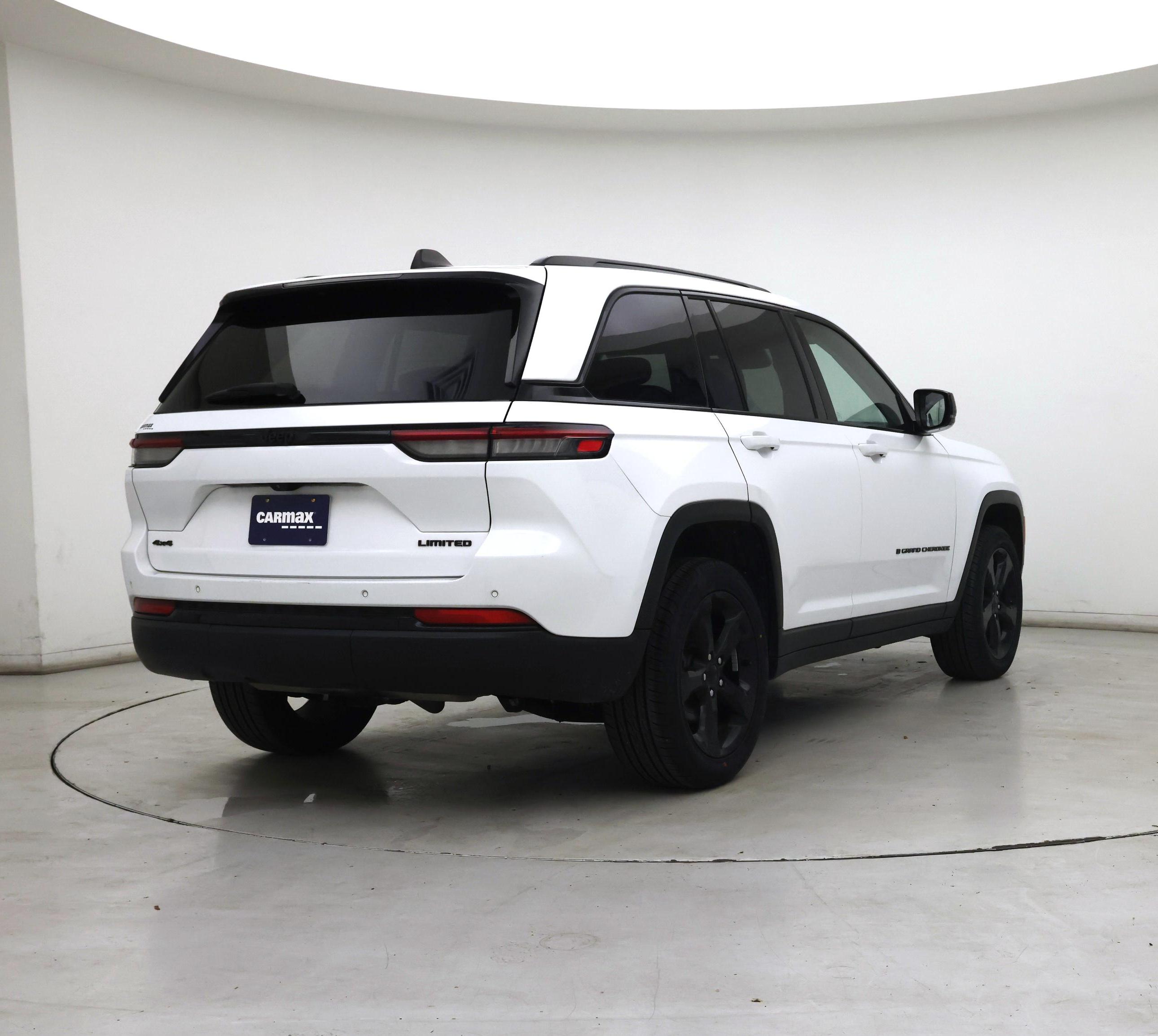 Thumbnail: 2023 Jeep Grand Cherokee - 8