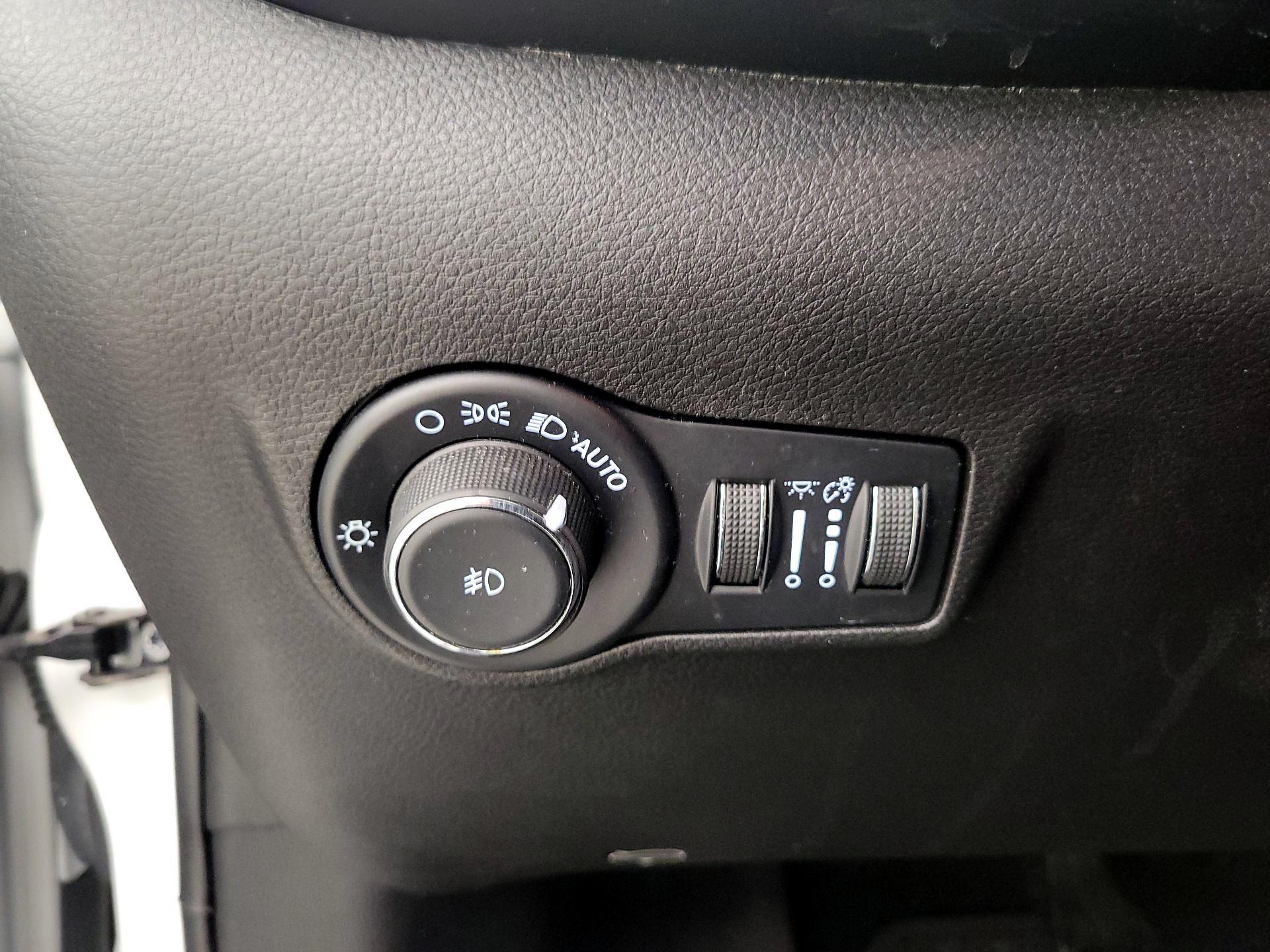 Thumbnail: 2022 Jeep Compass - 13