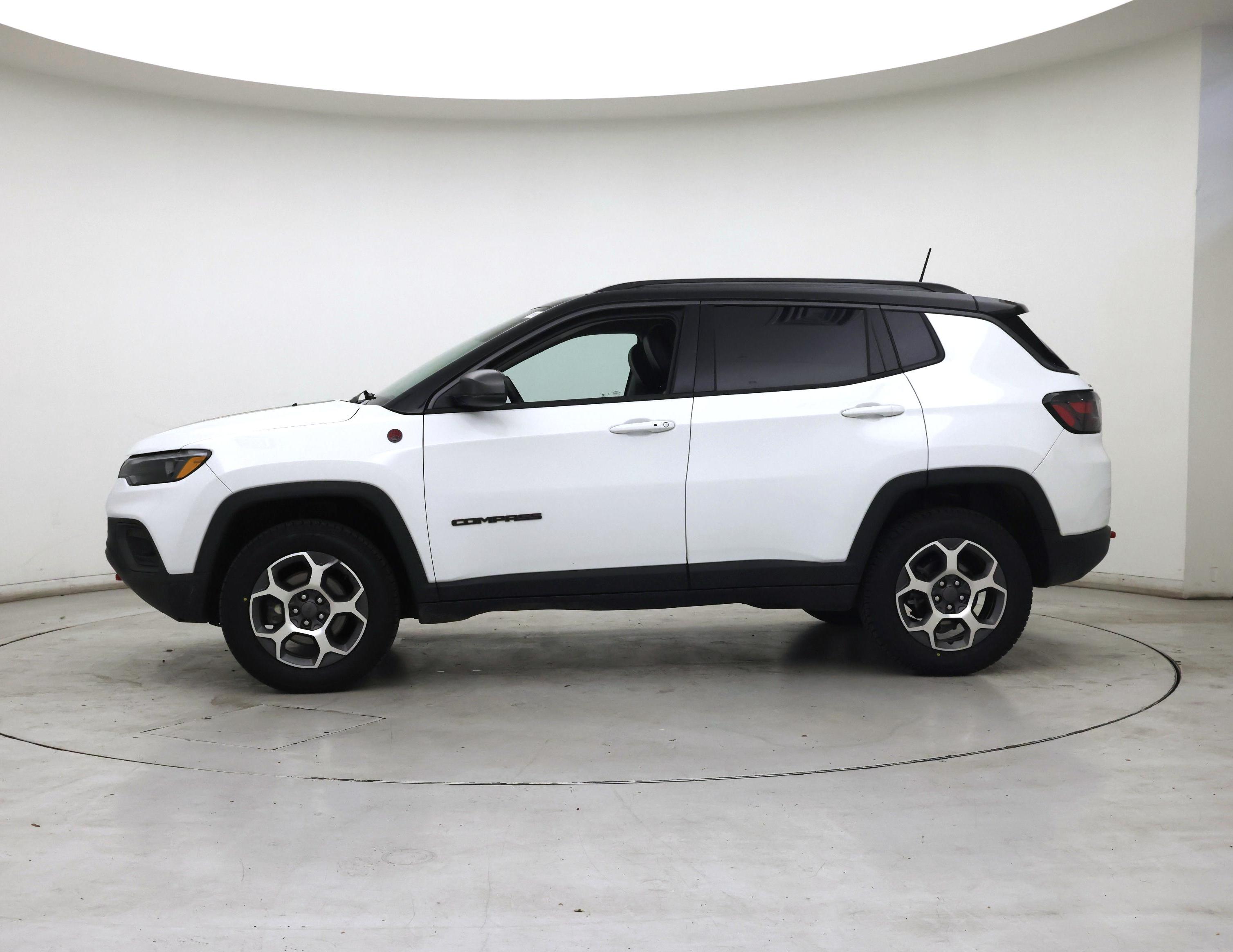 Thumbnail: 2022 Jeep Compass - 3