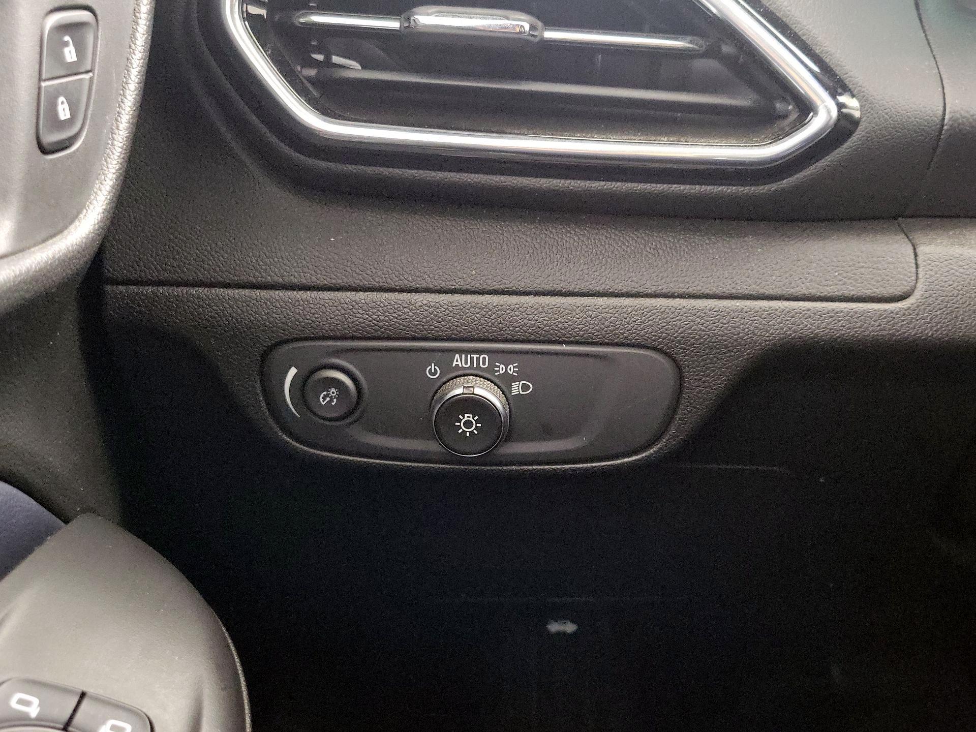 Thumbnail: 2022 Chevrolet Bolt EUV - 13