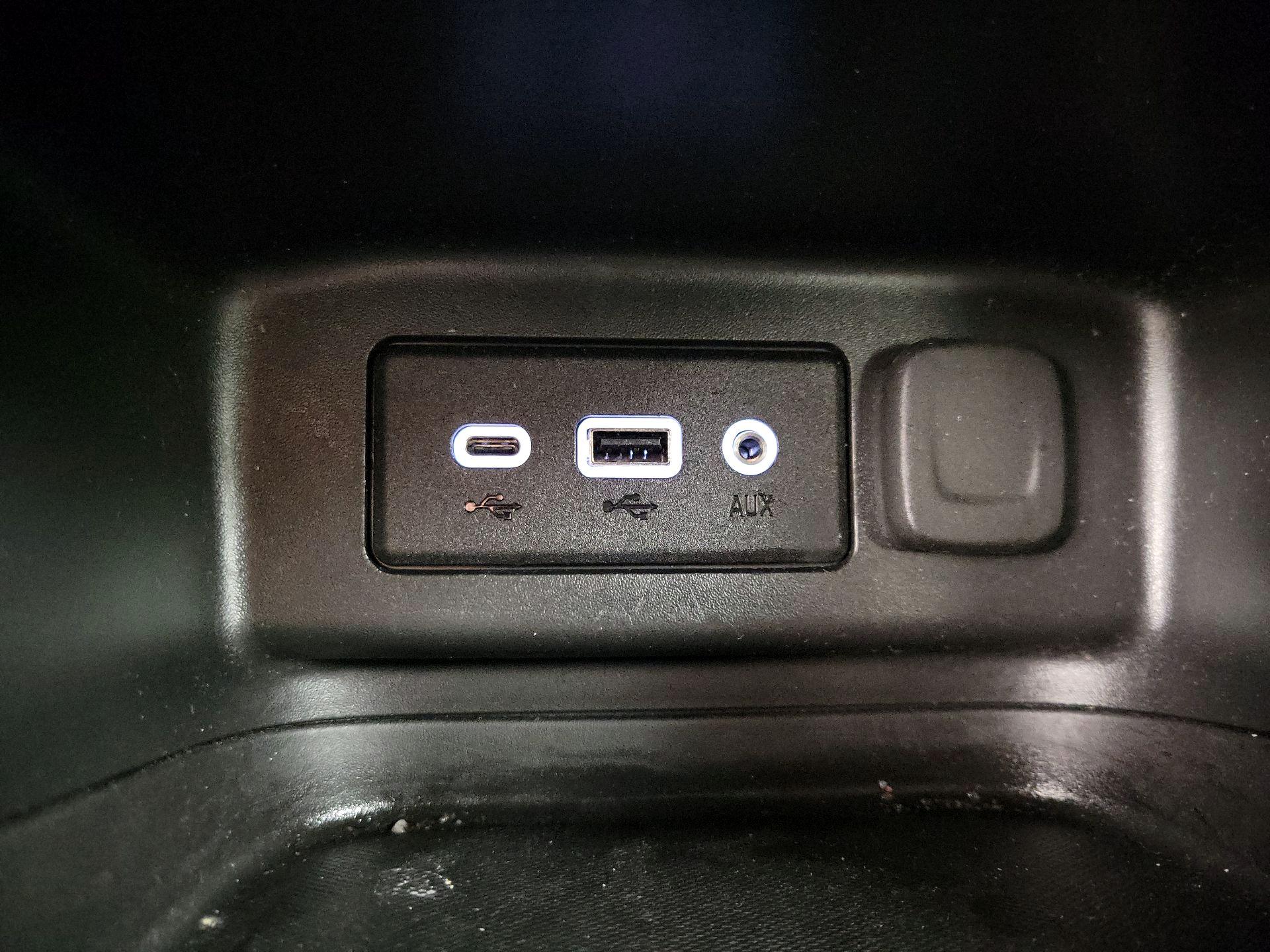 Thumbnail: 2023 Chevrolet Equinox - 18