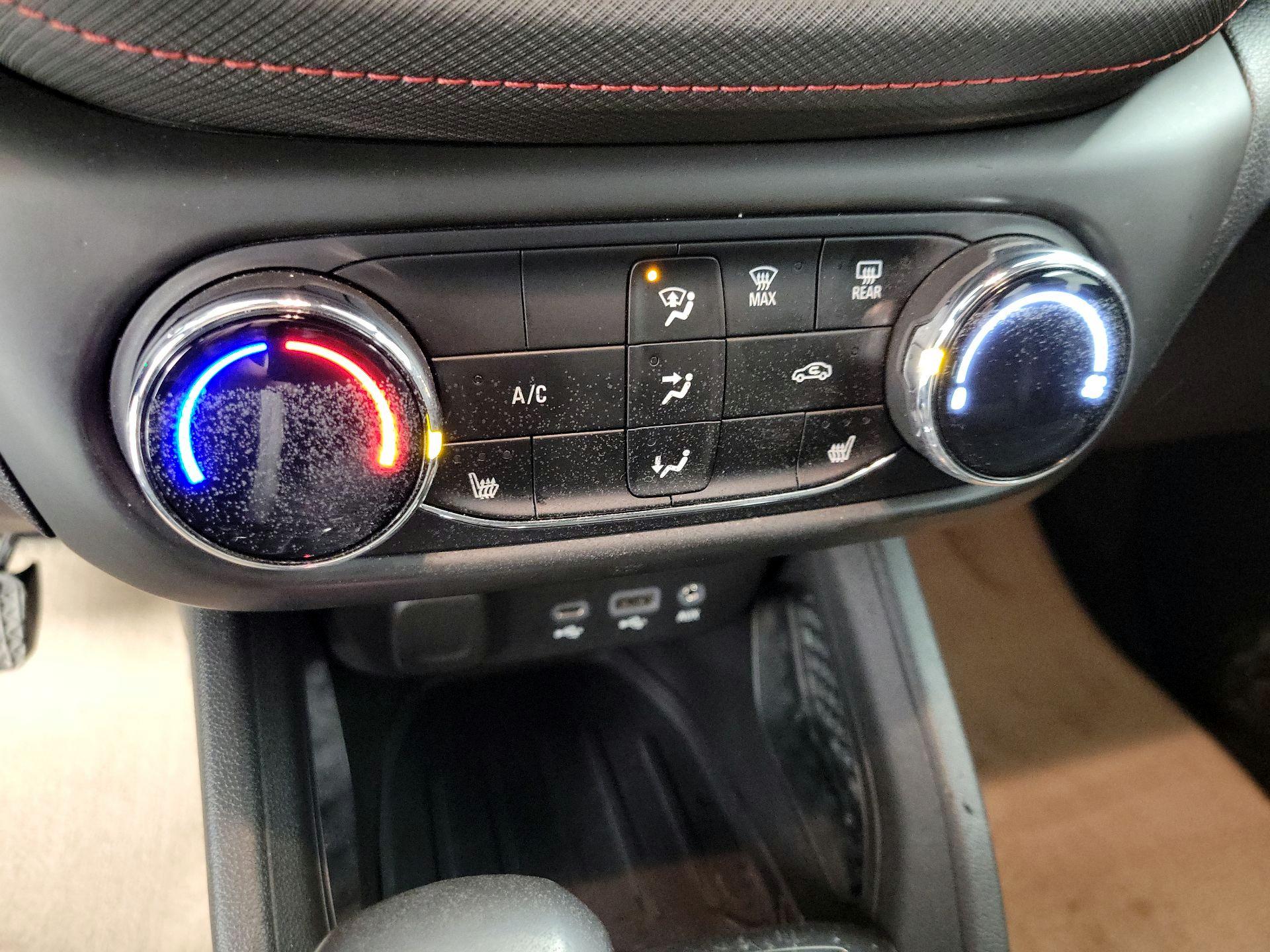 Thumbnail: 2022 Chevrolet TrailBlazer - 16