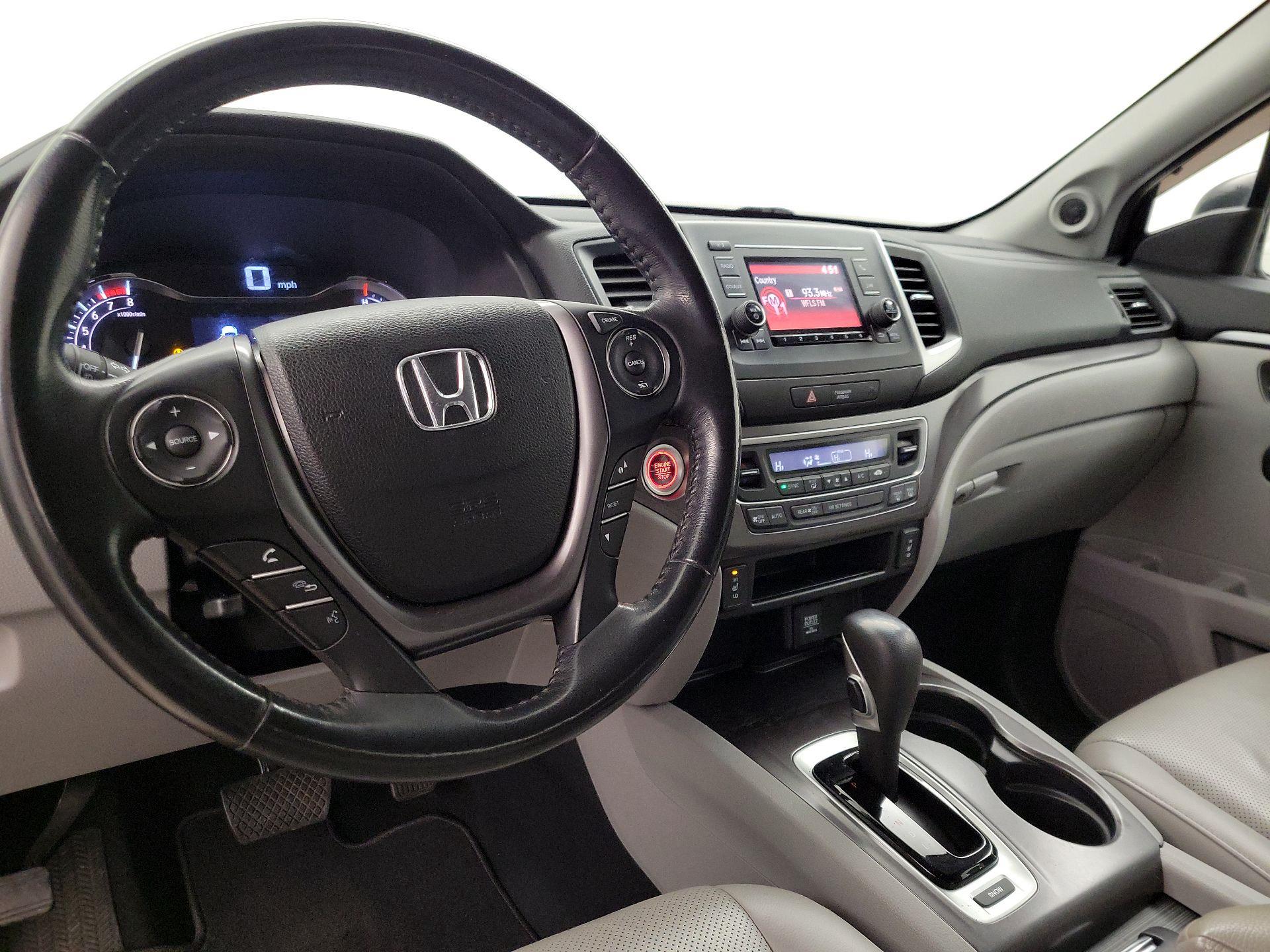 Thumbnail: 2017 Honda Ridgeline - 9