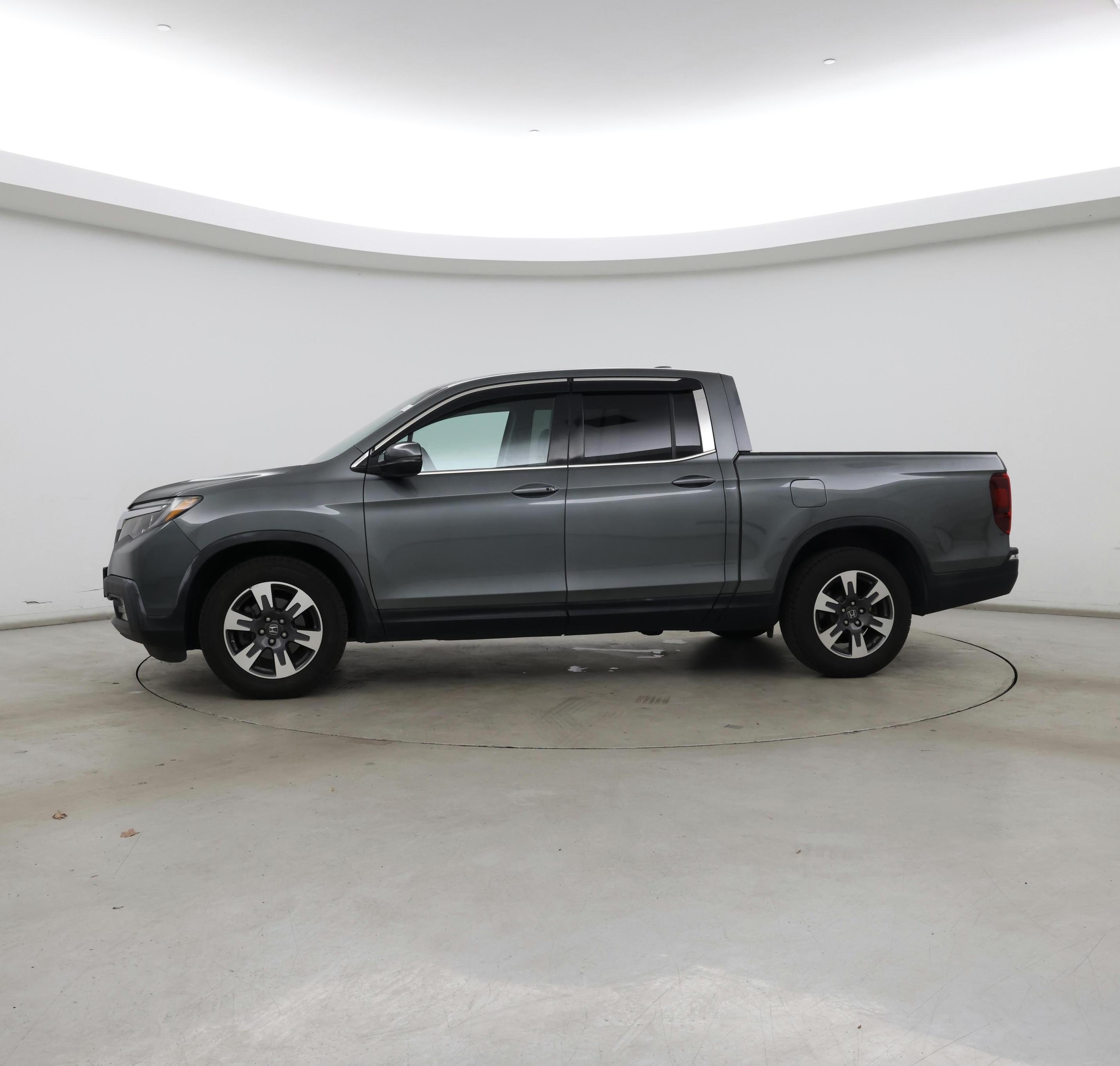 Thumbnail: 2017 Honda Ridgeline - 3