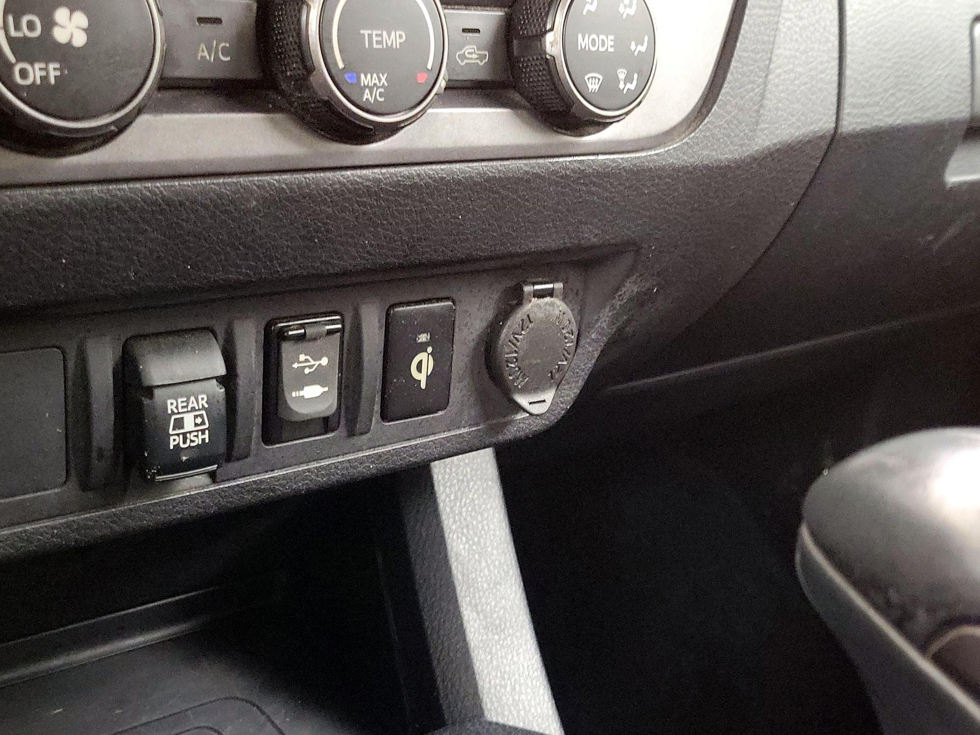 Thumbnail: 2019 Toyota Tacoma - 19