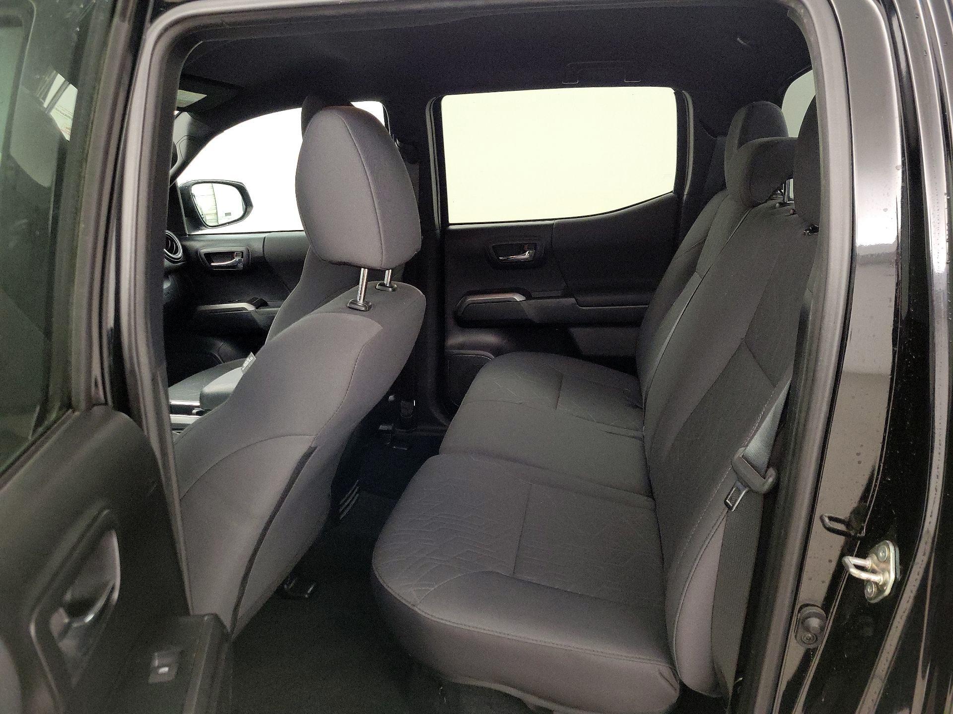 Thumbnail: 2019 Toyota Tacoma - 20