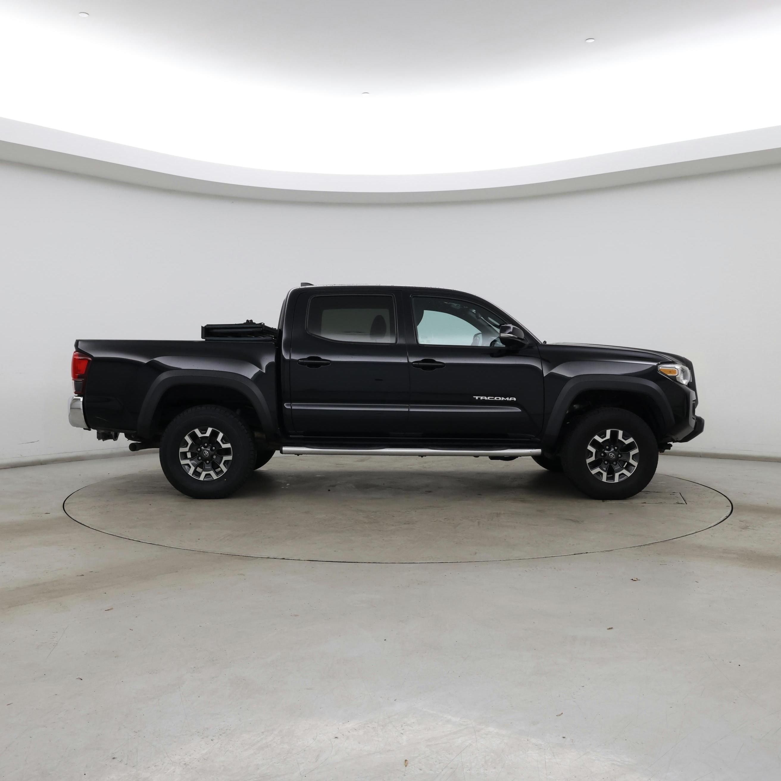 Thumbnail: 2019 Toyota Tacoma - 7