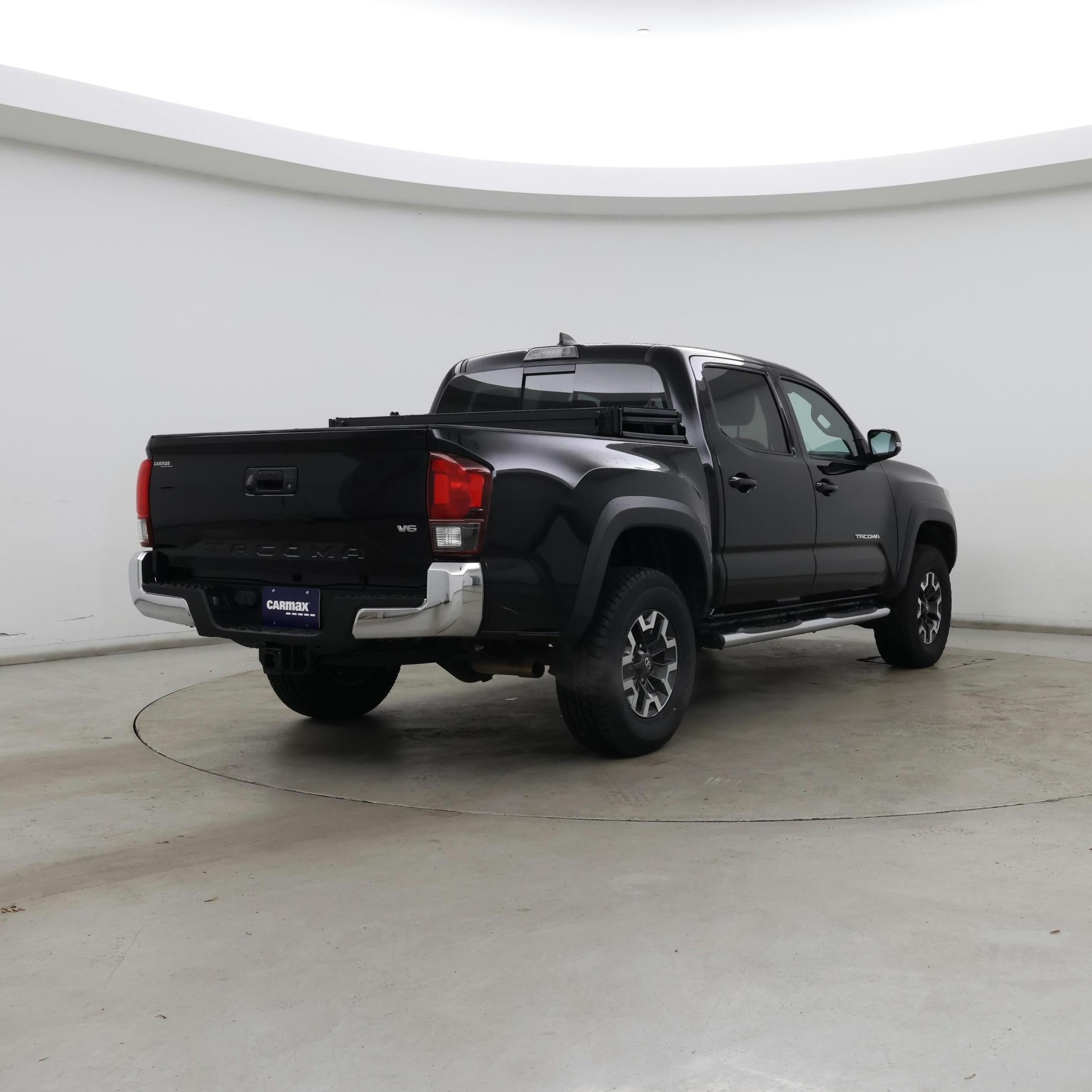 Thumbnail: 2019 Toyota Tacoma - 8