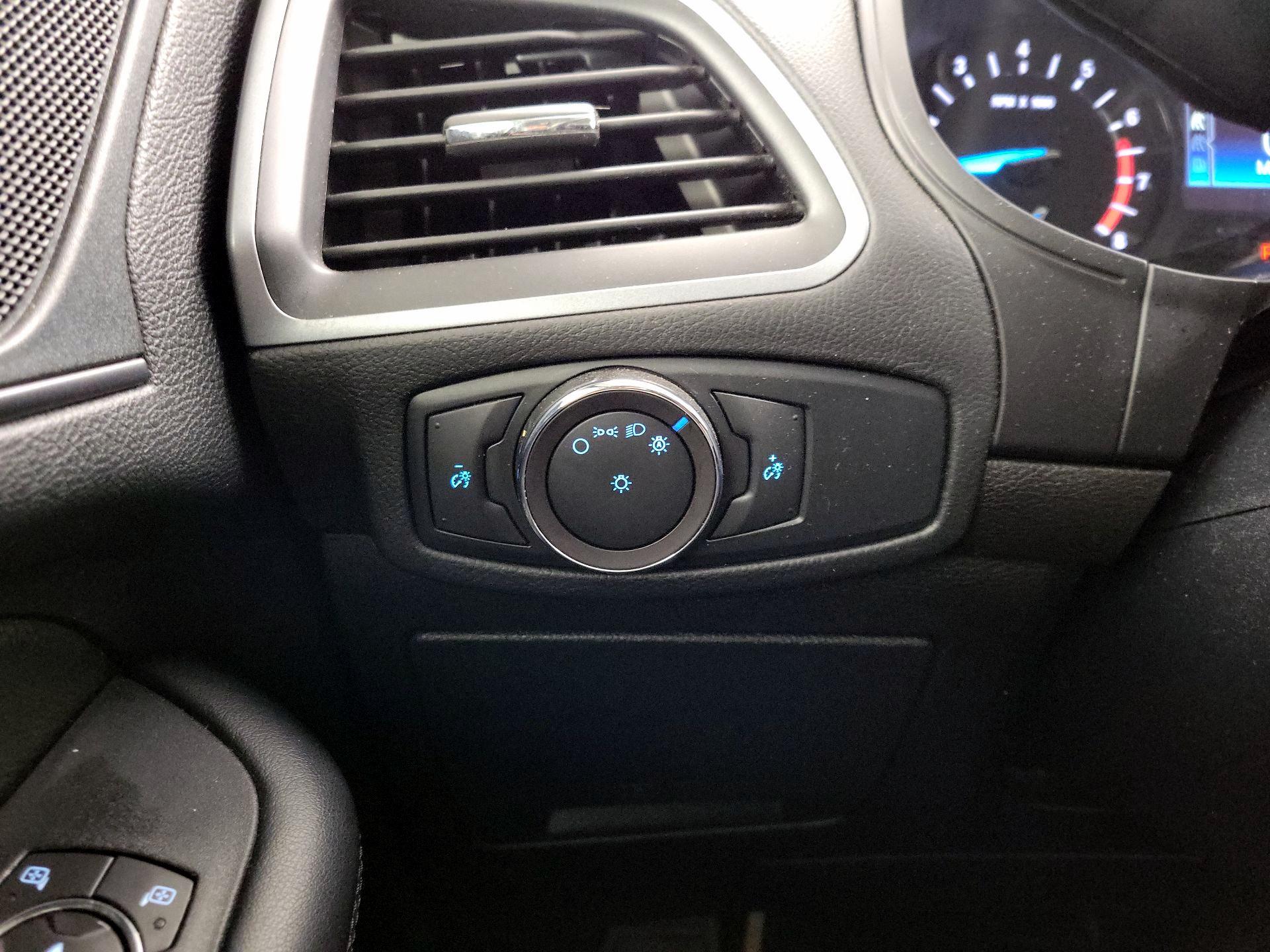 Thumbnail: 2018 Ford Edge - 13