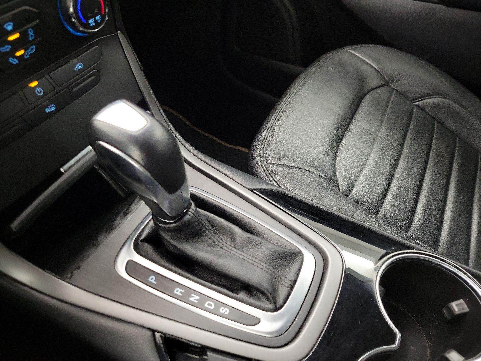 Thumbnail: 2018 Ford Edge - 17