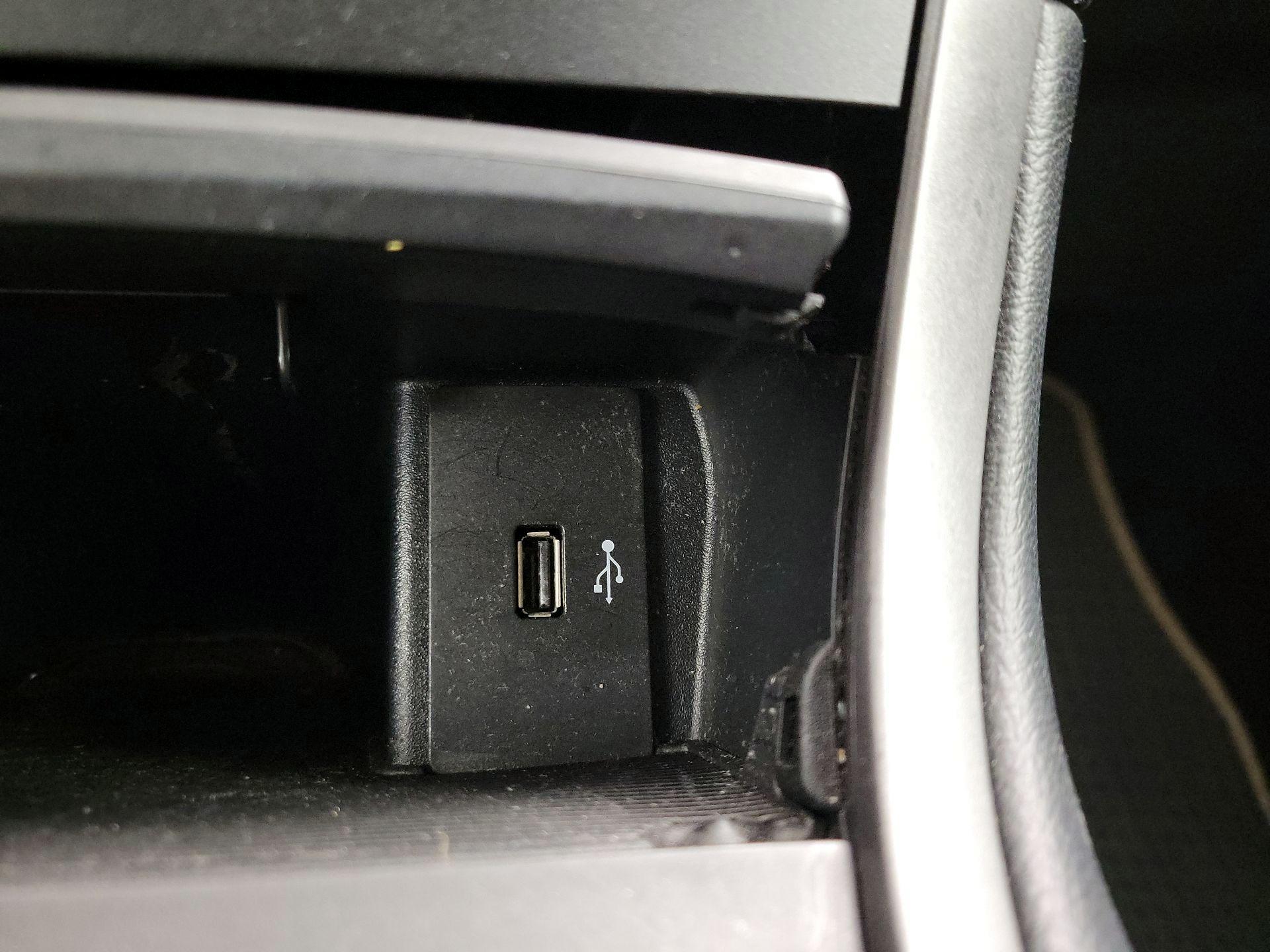 Thumbnail: 2018 Ford Edge - 18