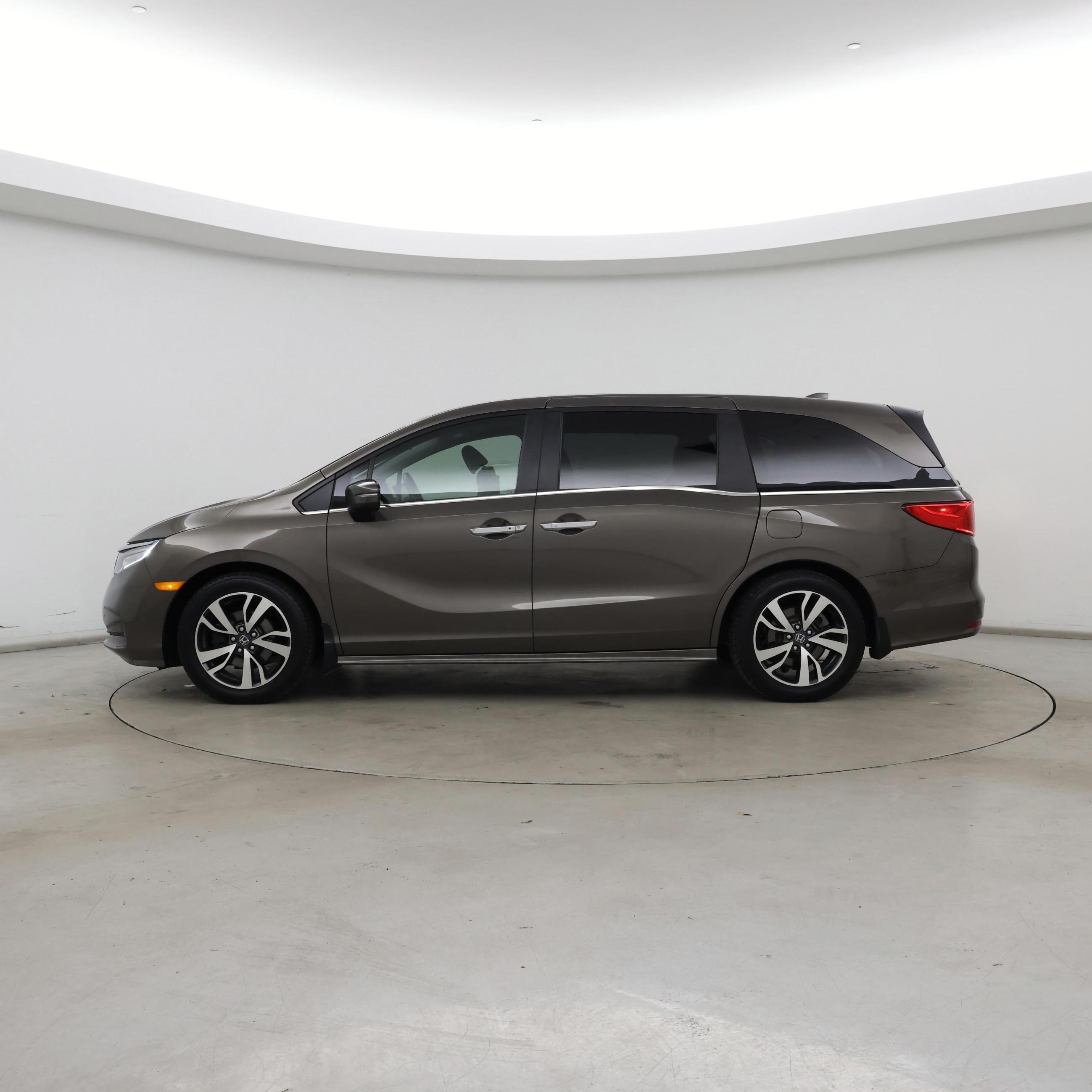 Thumbnail: 2021 Honda Odyssey - 3