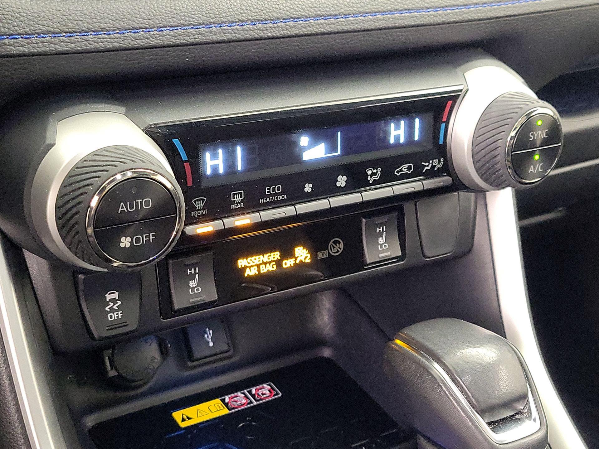 Thumbnail: 2022 Toyota RAV4 - 17