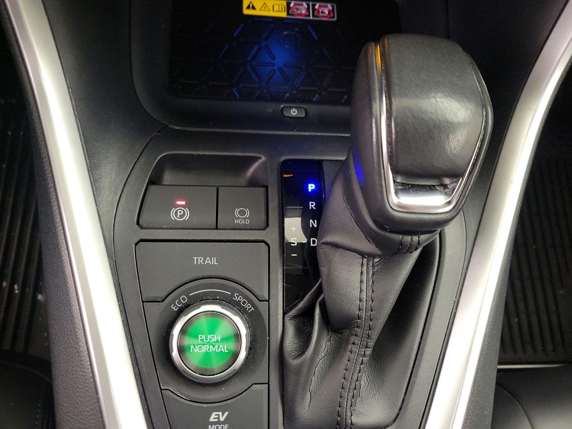 Thumbnail: 2022 Toyota RAV4 - 18