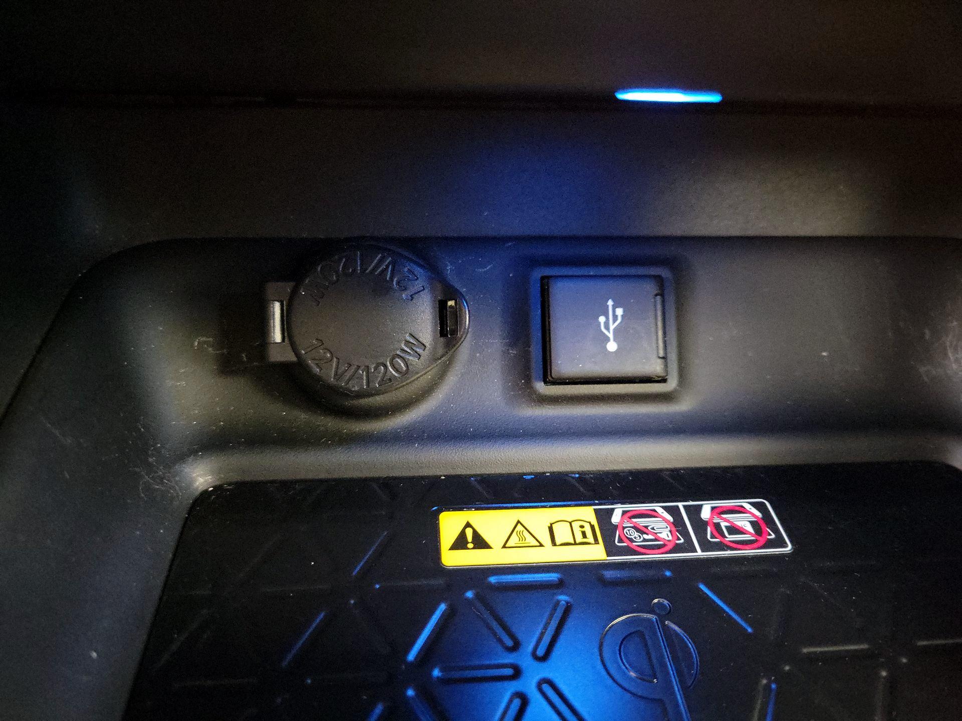 Thumbnail: 2022 Toyota RAV4 - 19