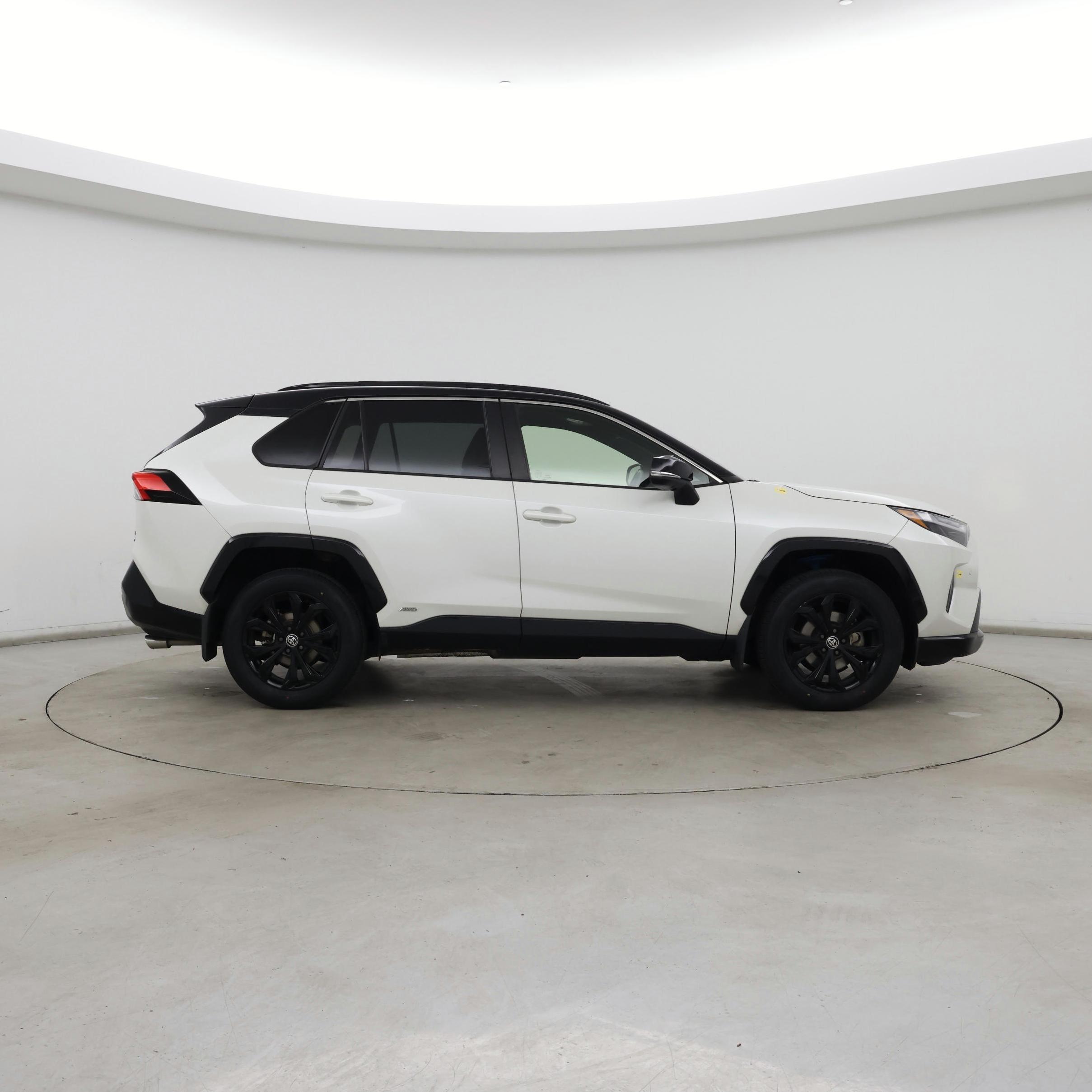 Thumbnail: 2022 Toyota RAV4 - 7