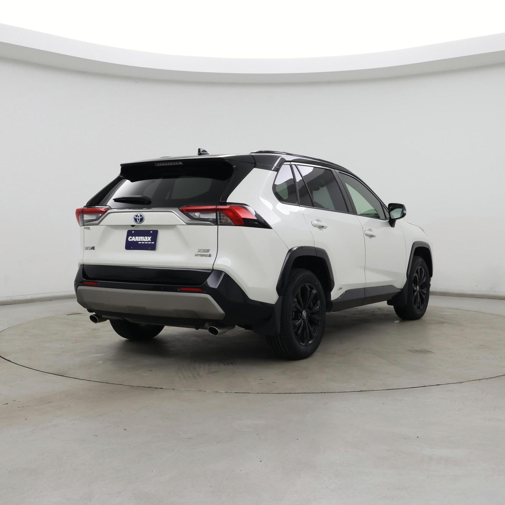 Thumbnail: 2022 Toyota RAV4 - 8
