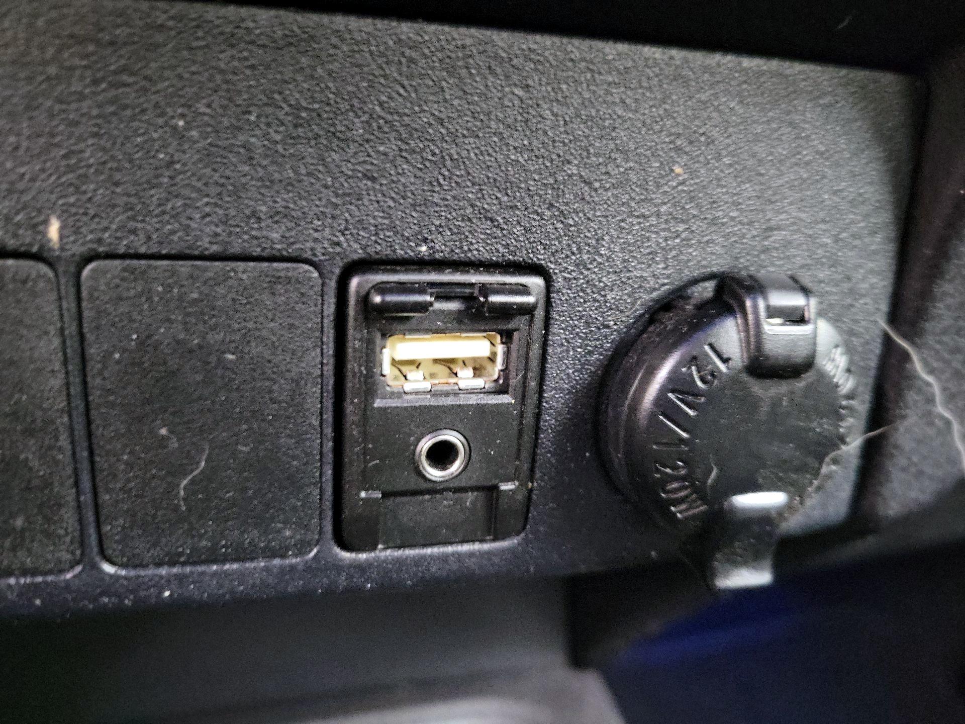 Thumbnail: 2017 Toyota RAV4 - 18