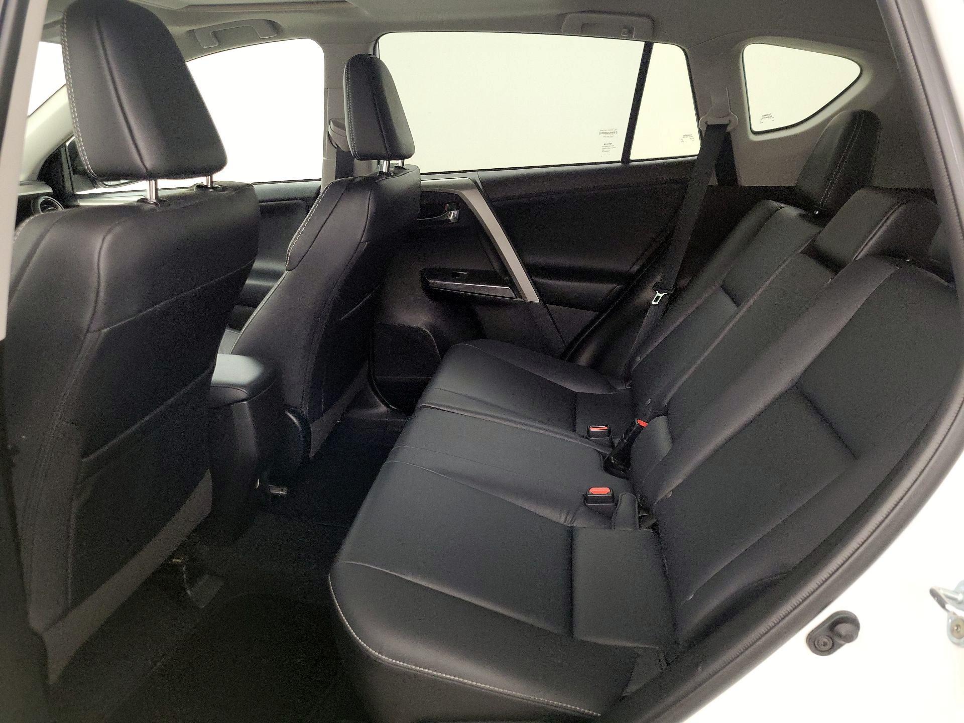 Thumbnail: 2017 Toyota RAV4 - 20