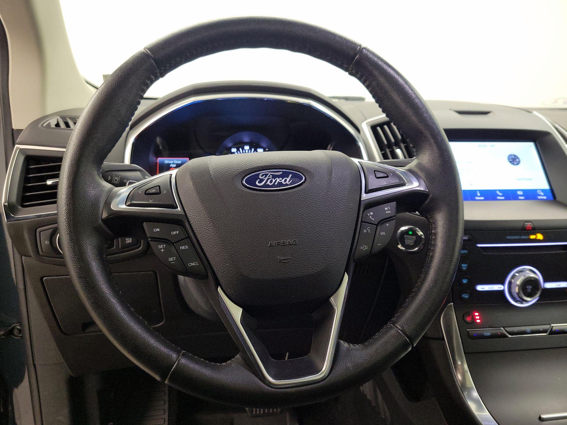 Thumbnail: 2019 Ford Edge - 10