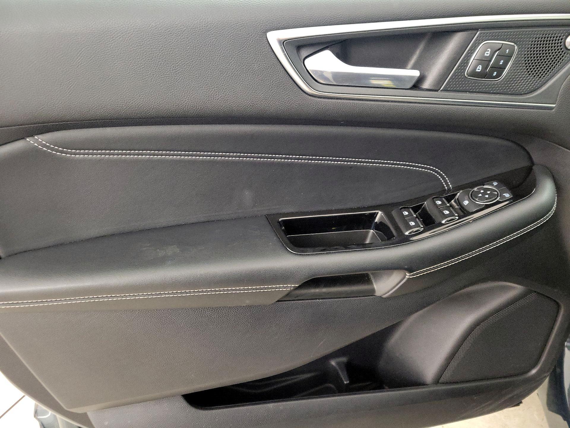 Thumbnail: 2019 Ford Edge - 12