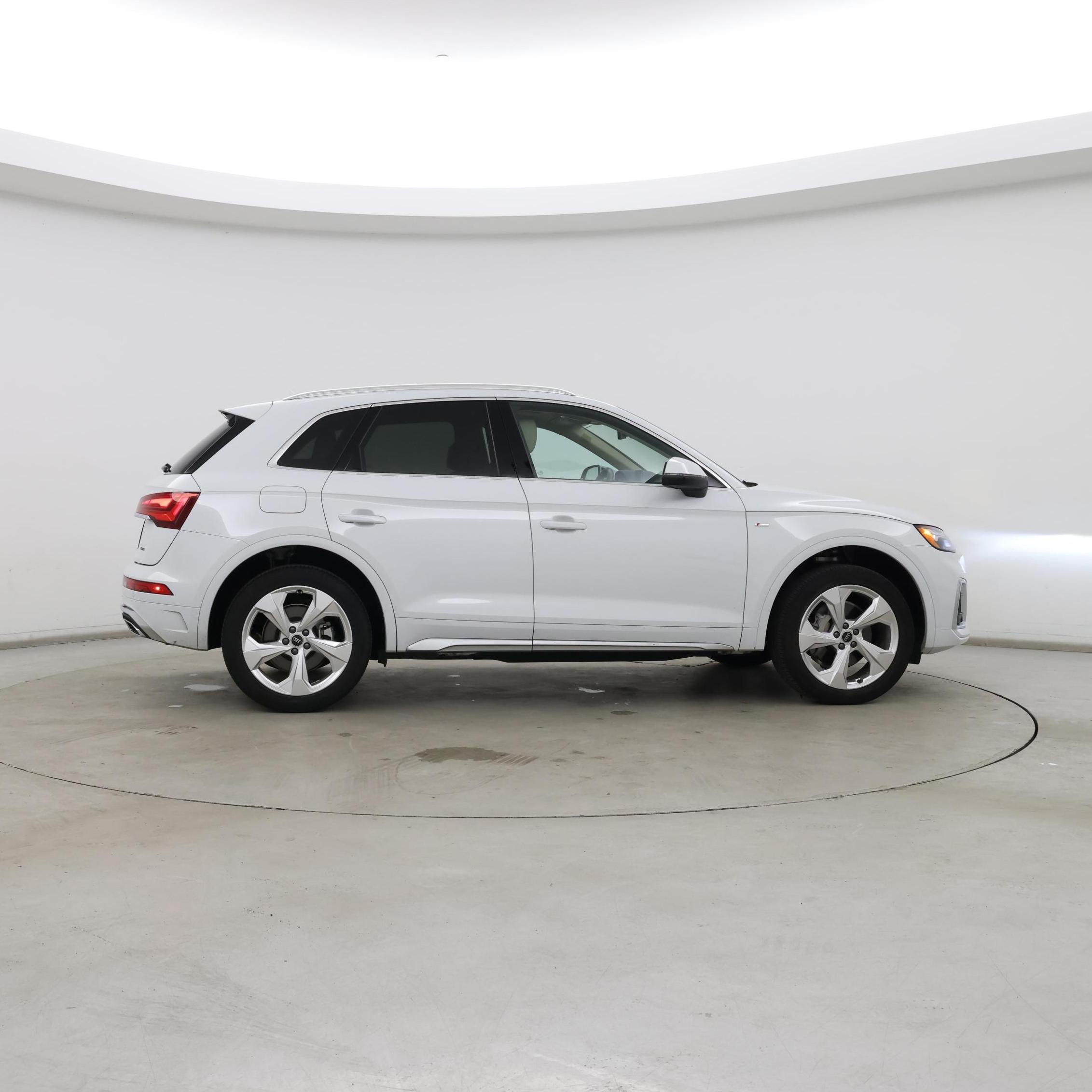 Thumbnail: 2023 Audi Q5 - 7