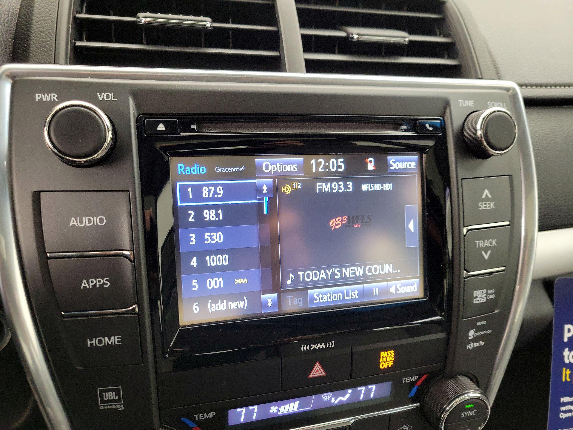 Thumbnail: 2017 Toyota Camry - 15