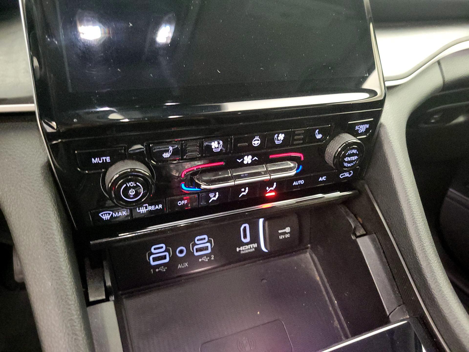 Thumbnail: 2023 Jeep Grand Cherokee - 16