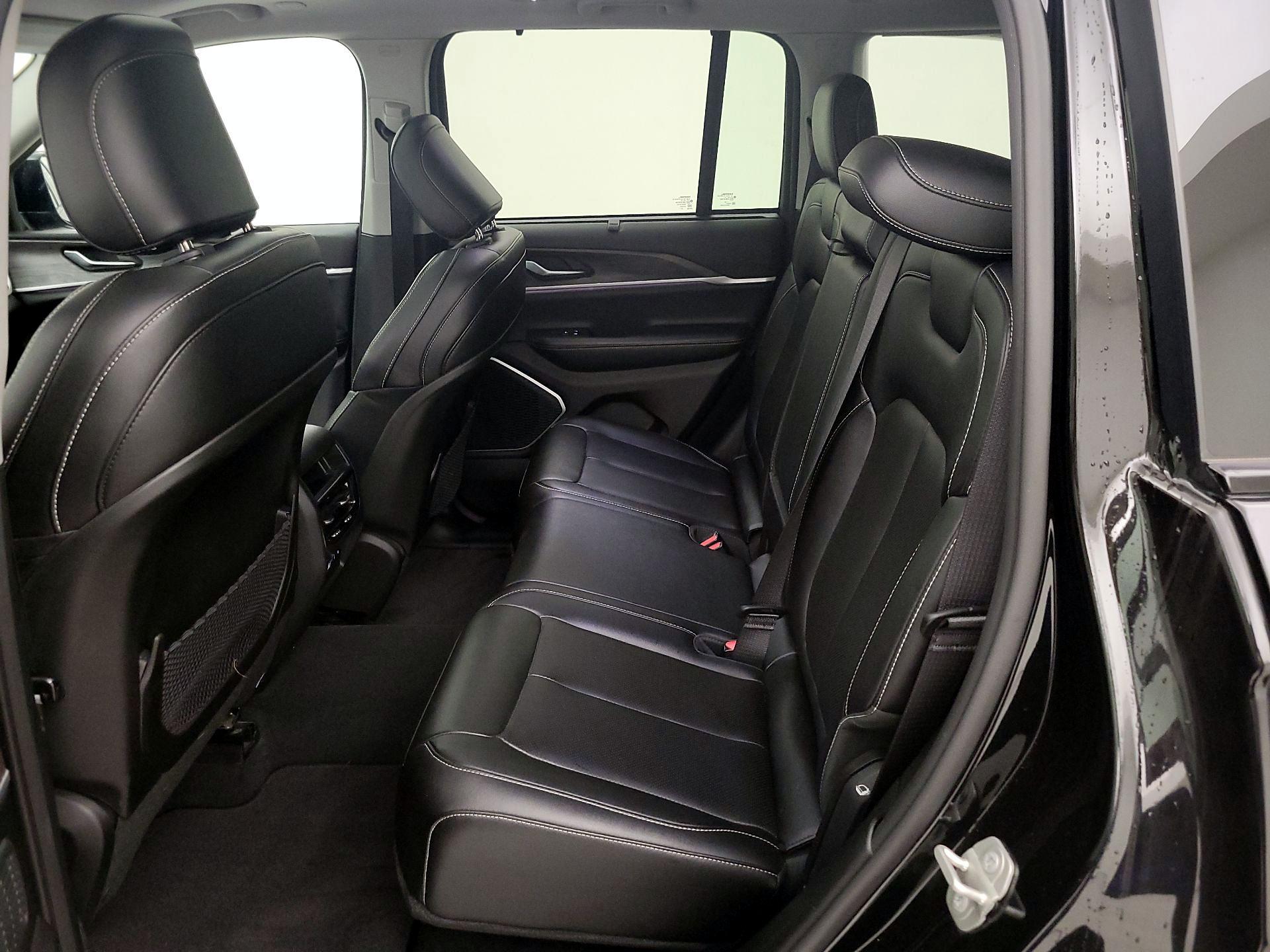 Thumbnail: 2023 Jeep Grand Cherokee - 20