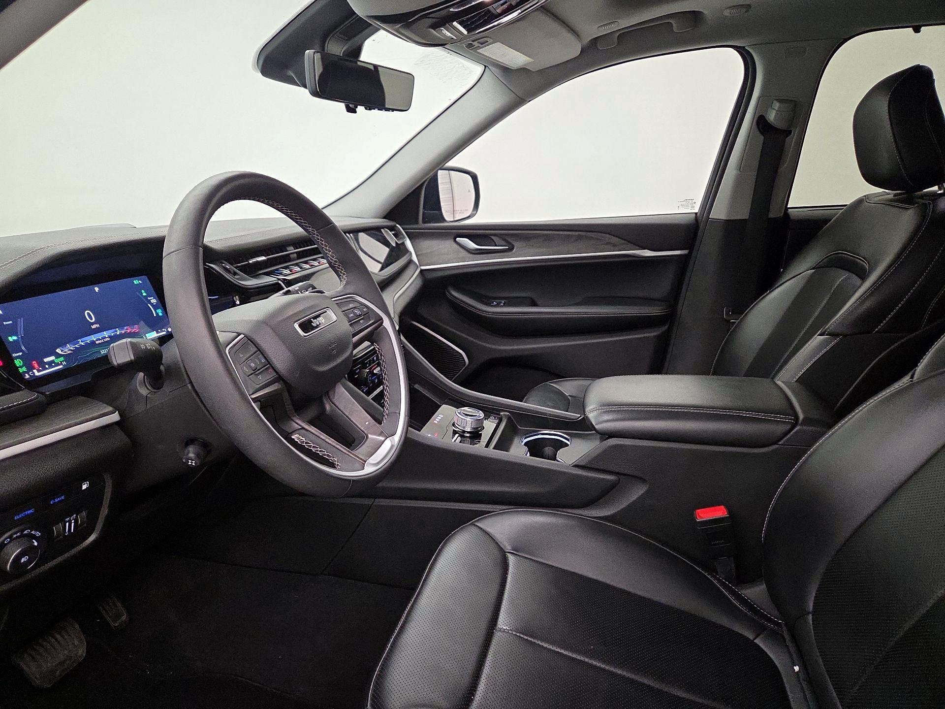 Thumbnail: 2023 Jeep Grand Cherokee - 11