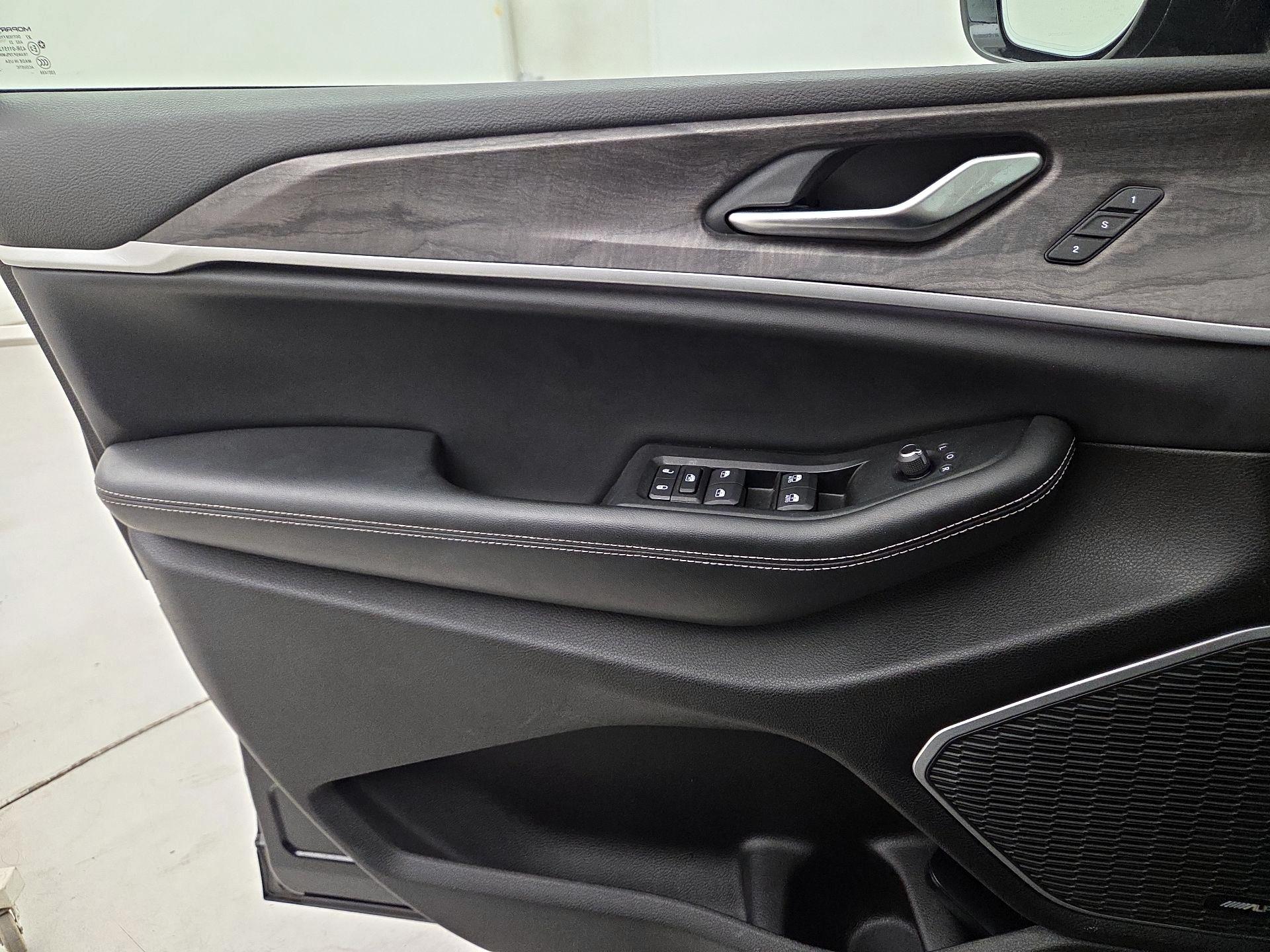 Thumbnail: 2023 Jeep Grand Cherokee - 12