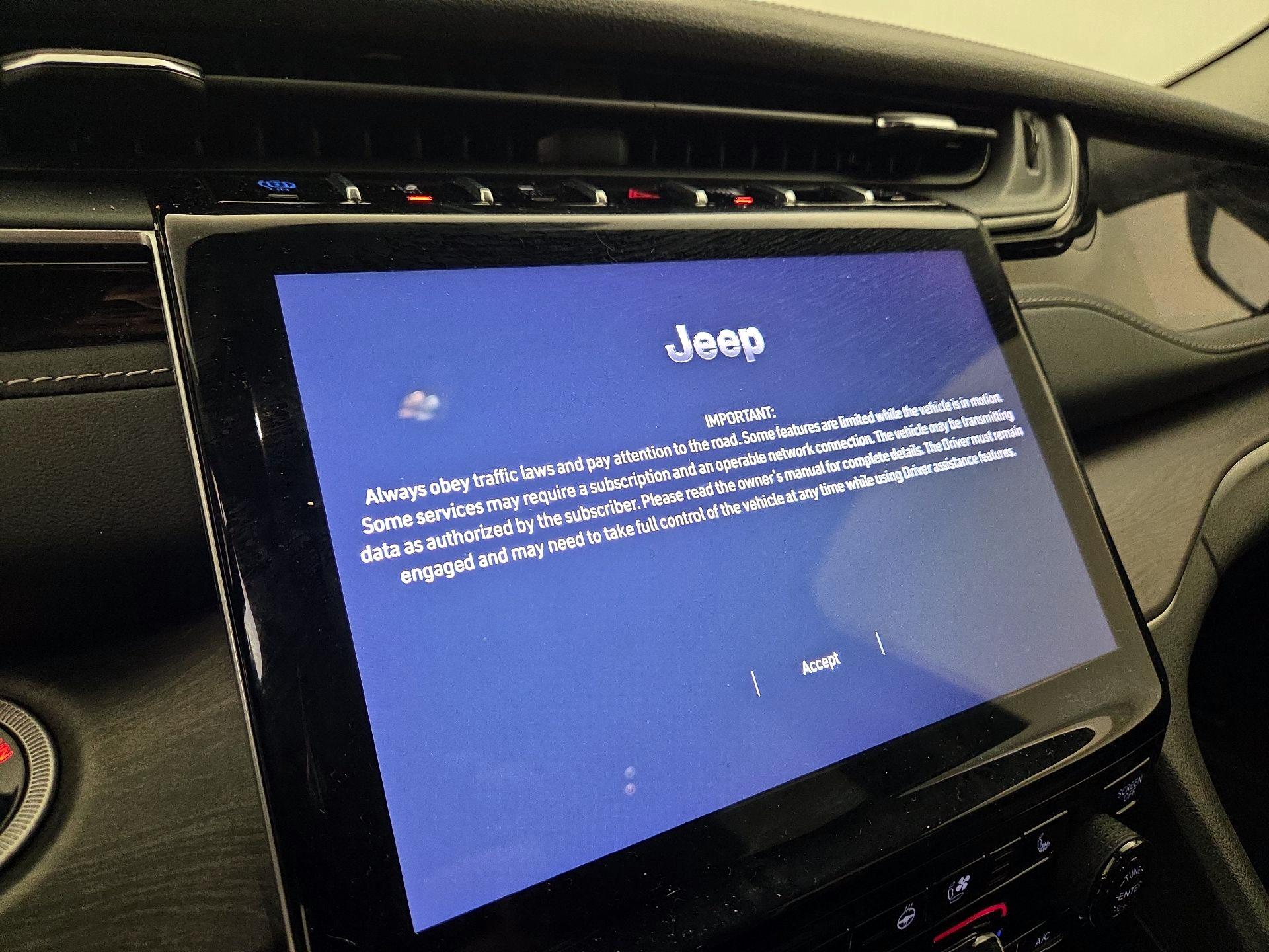 Thumbnail: 2023 Jeep Grand Cherokee - 14